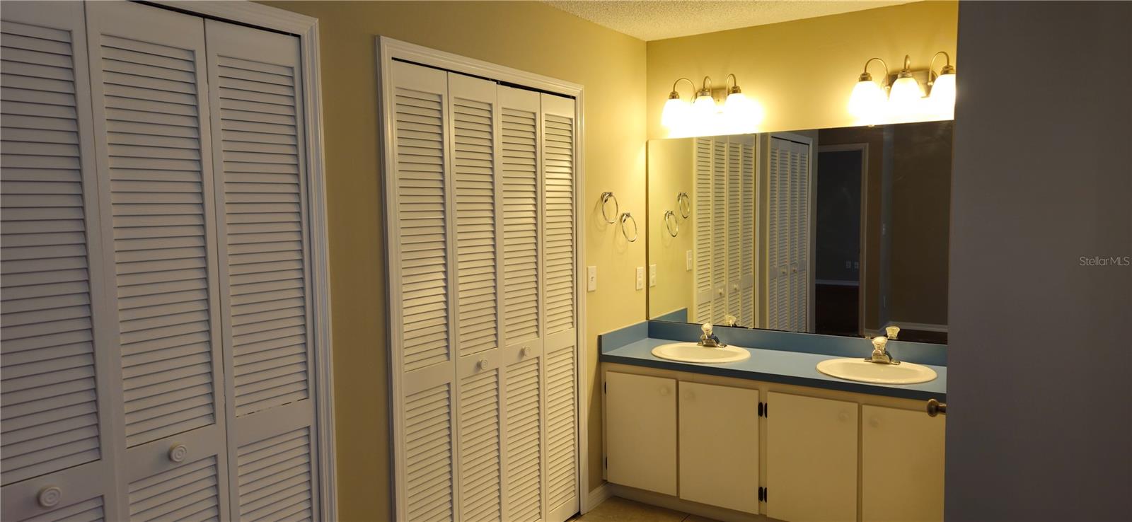 DOVE HOLLOW - Residential Lease