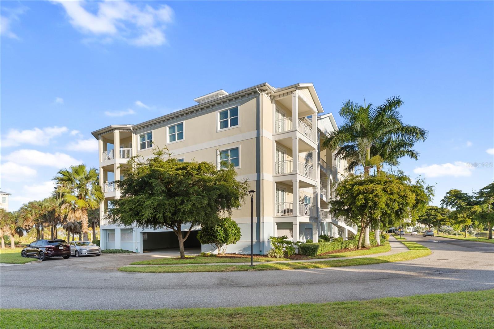 PALMA SOLA BAY CLUB - Residential