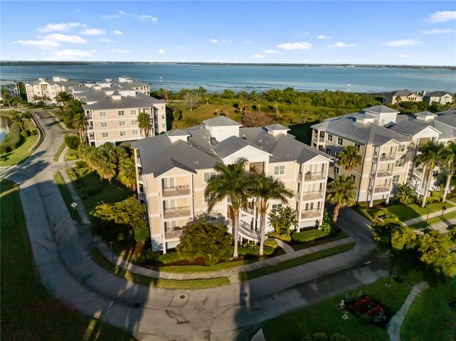 PALMA SOLA BAY CLUB - Residential