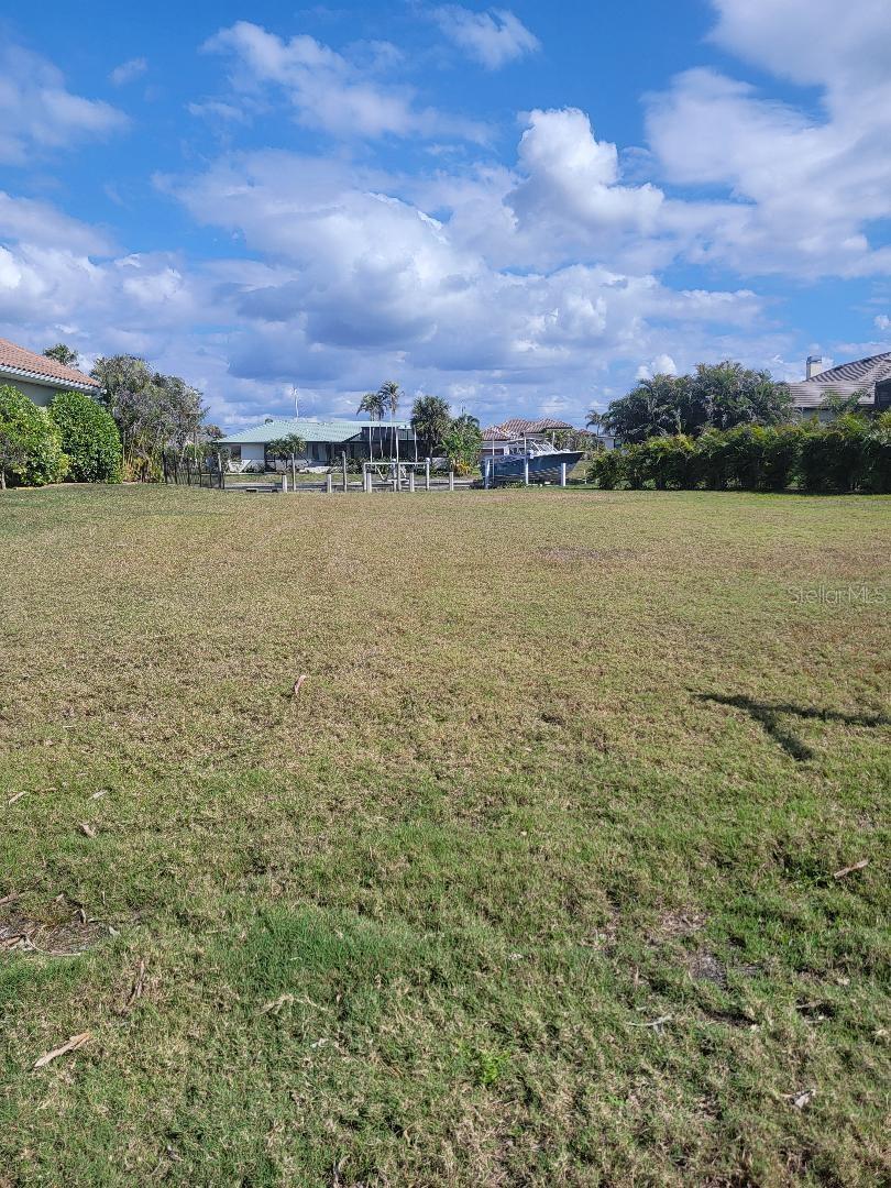 PUNTA GORDA ISLES - Land