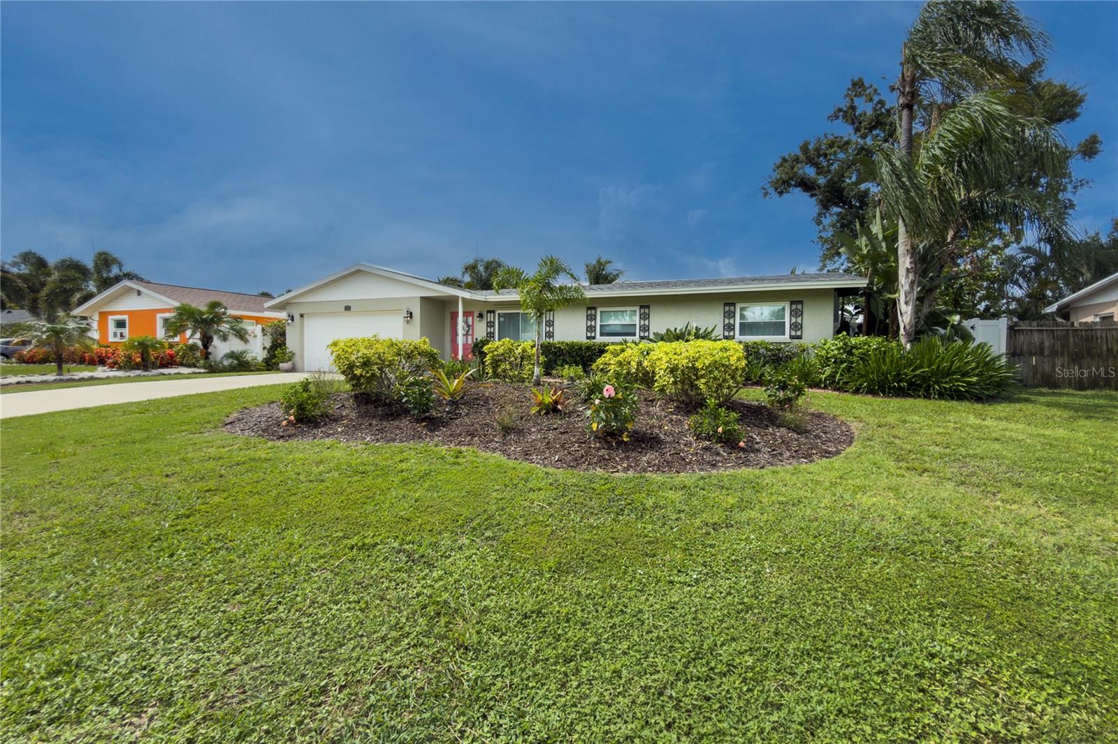 SOUTH GATE MANOR - Residential