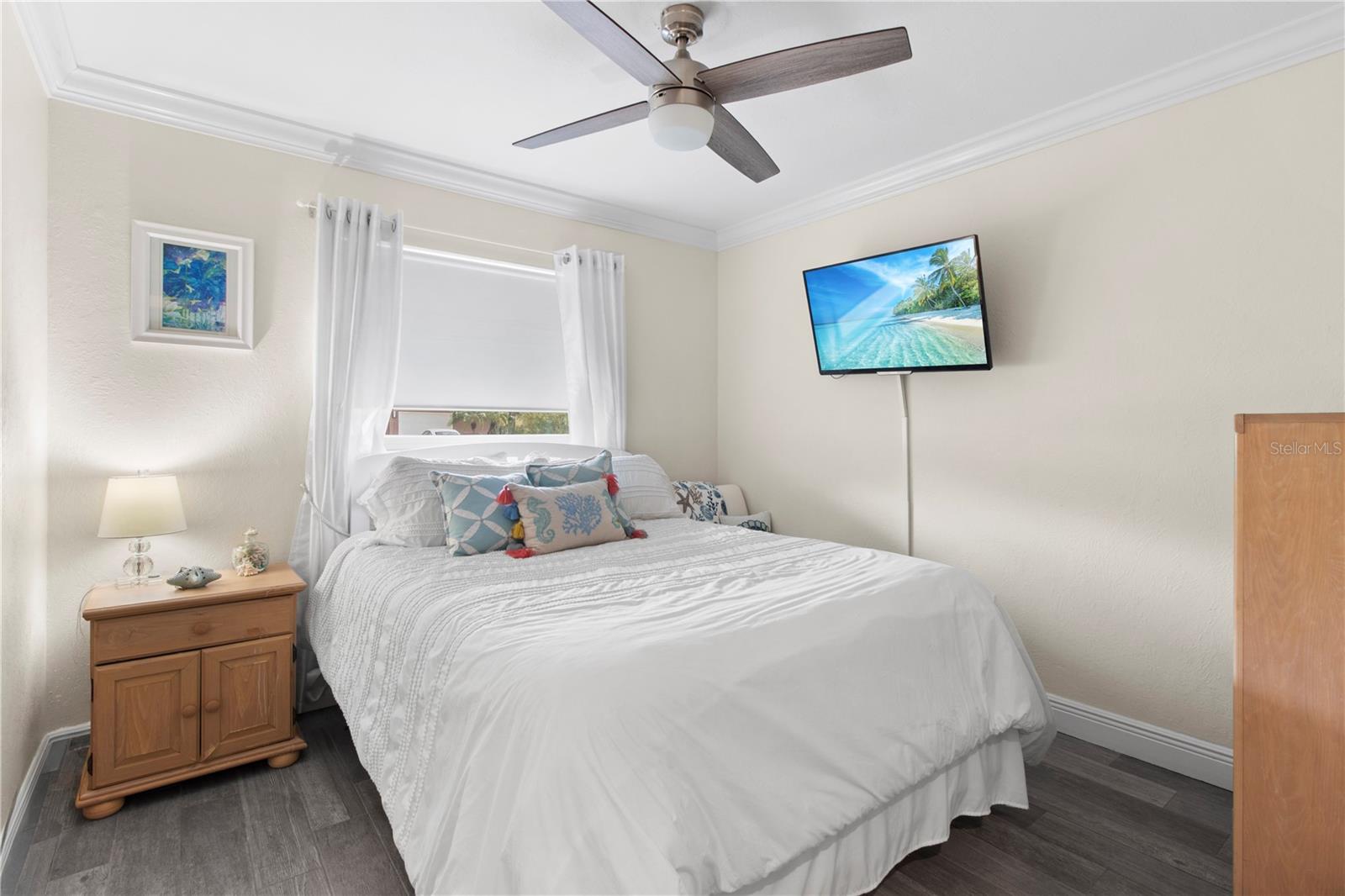 SOUTH GATE MANOR - Residential