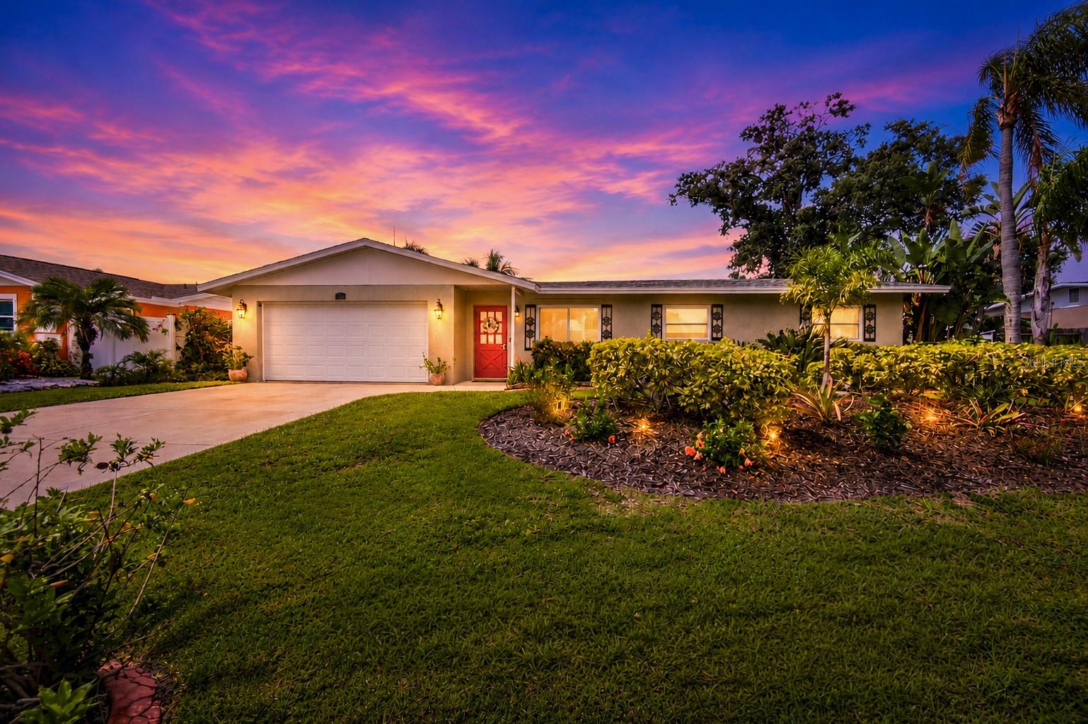SOUTH GATE MANOR - Residential