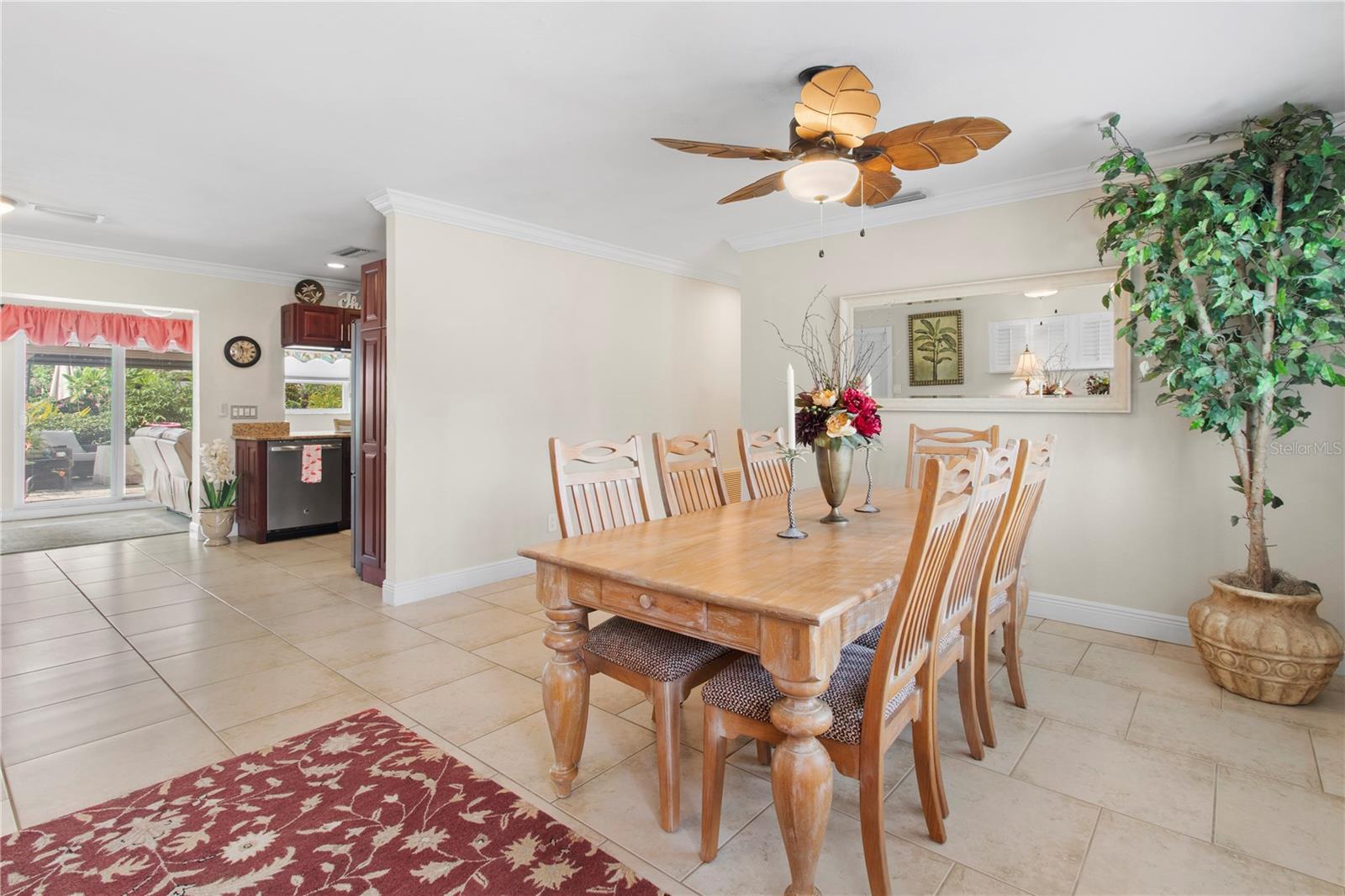 SOUTH GATE MANOR - Residential