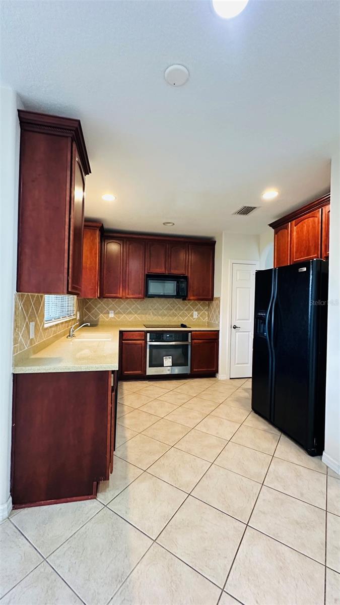 SEVEN OAKS PRCL S-14A - Residential Lease
