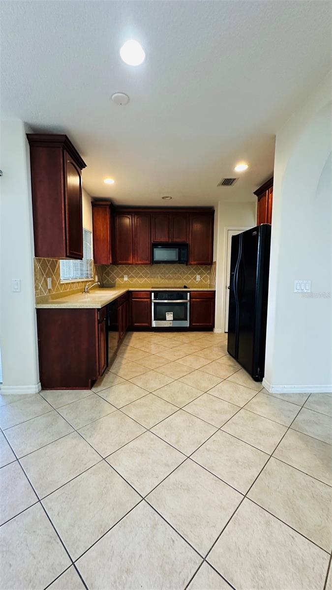 SEVEN OAKS PRCL S-14A - Residential Lease
