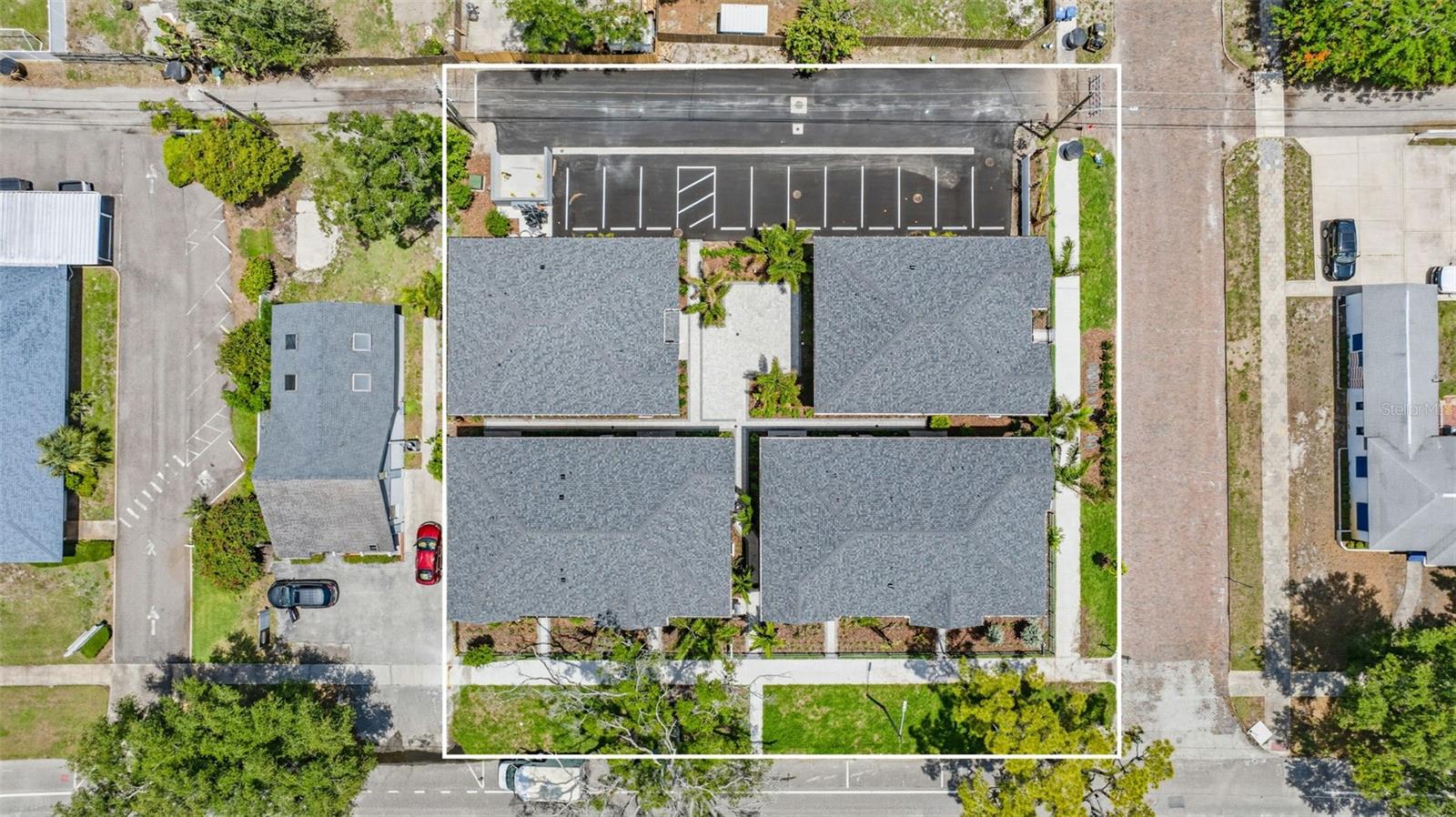 JUNCTION TWNHMS - Residential