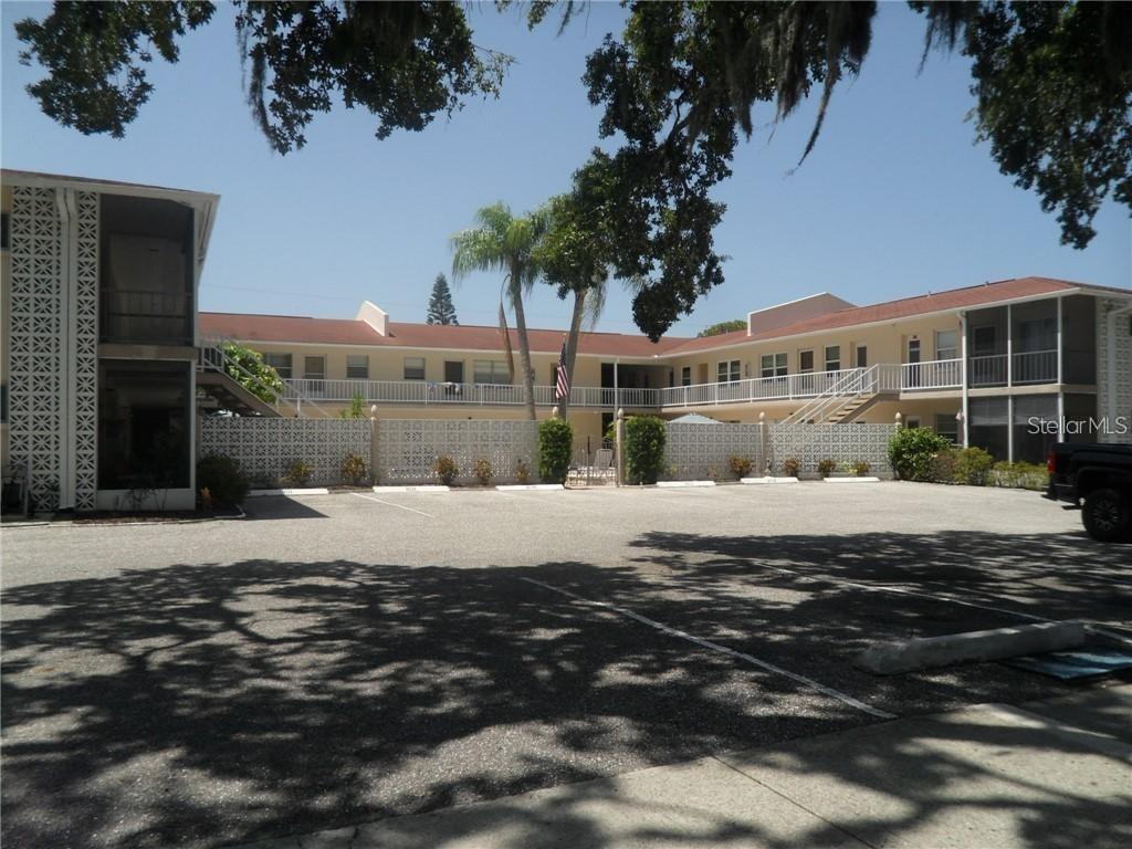 MANOR HOUSE - Residential
