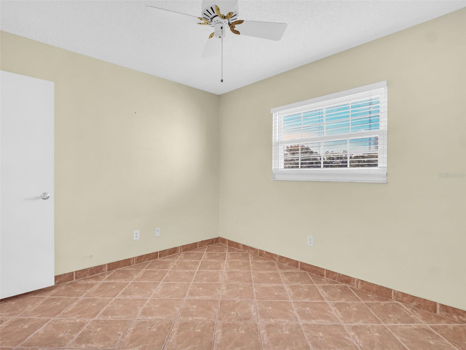 HIGHLAND LAKES MISSION GROVE CONDO - Residential