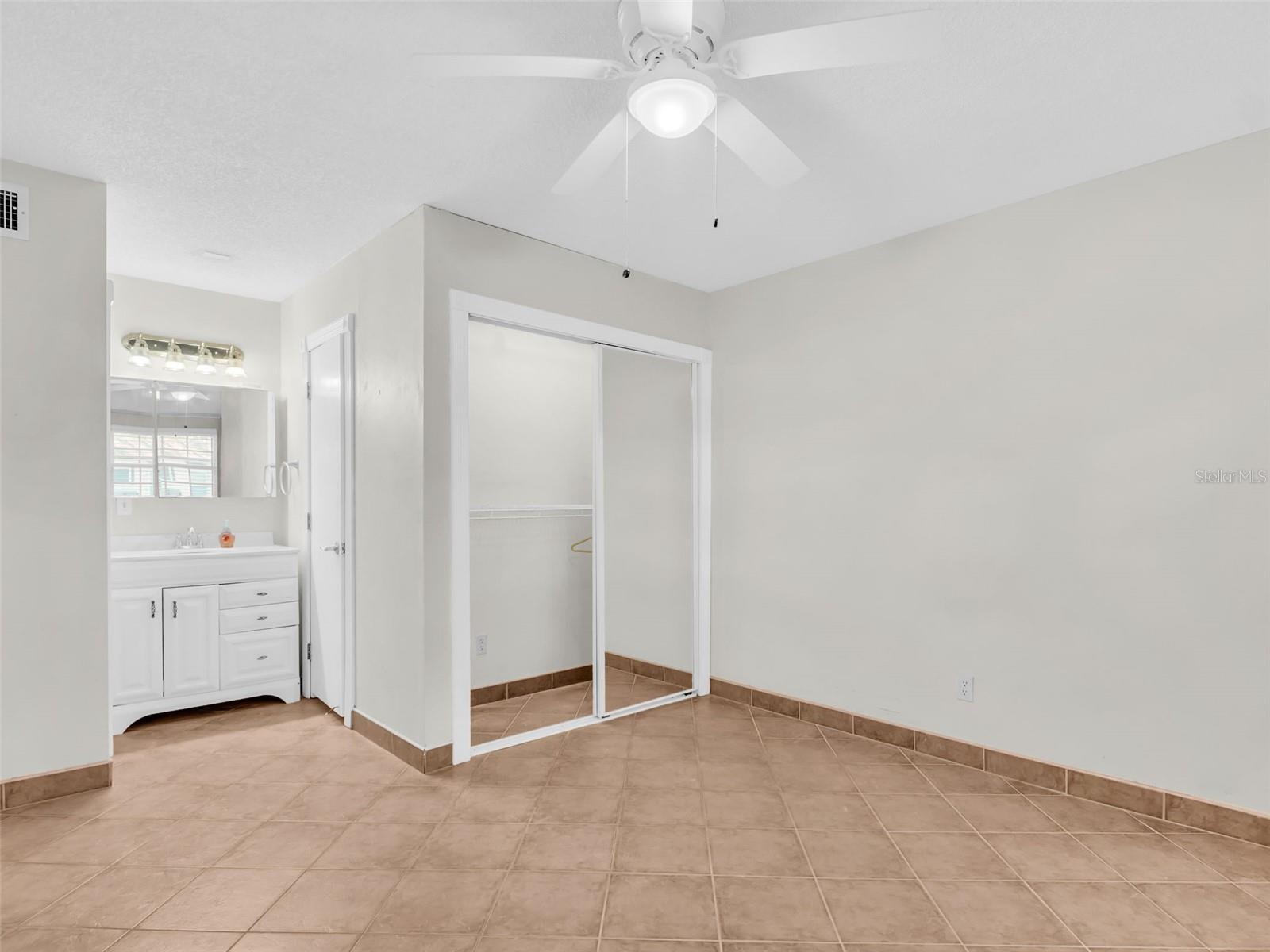 HIGHLAND LAKES MISSION GROVE CONDO - Residential