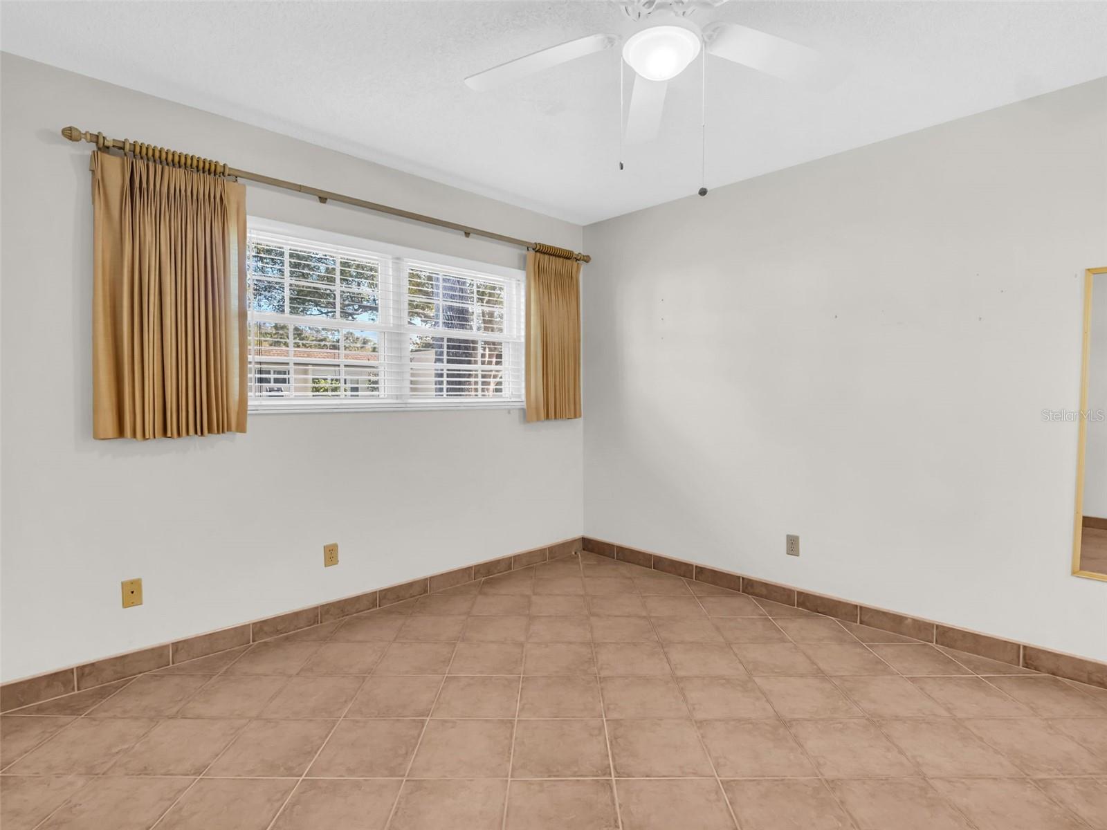 HIGHLAND LAKES MISSION GROVE CONDO - Residential
