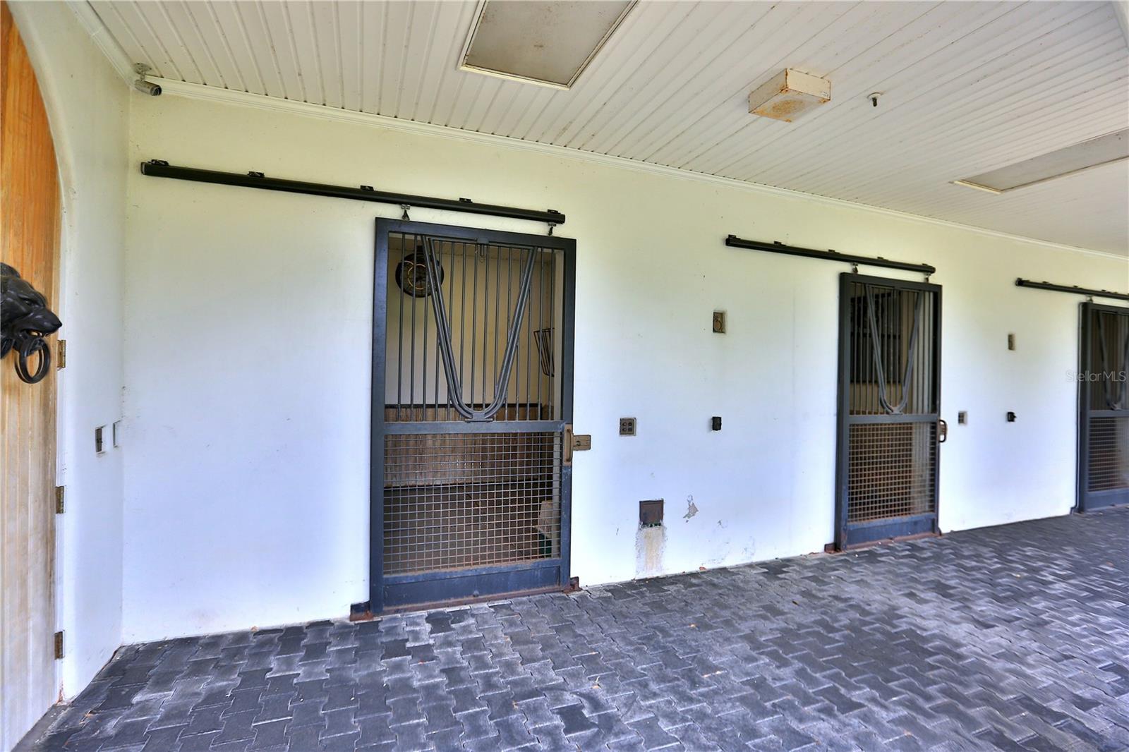 POST HORN EST - Residential