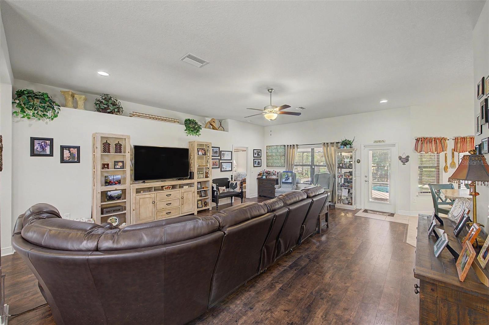 AUSTIN WOODS - Residential