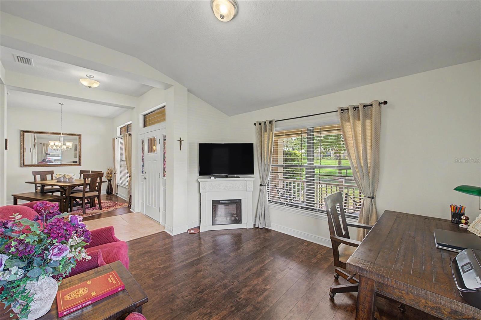 AUSTIN WOODS - Residential