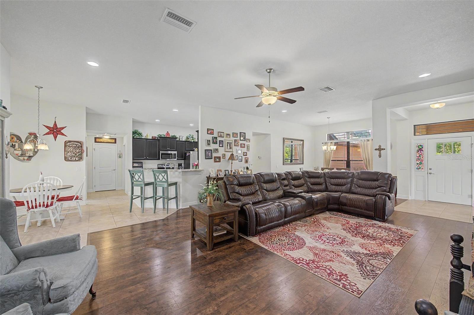AUSTIN WOODS - Residential