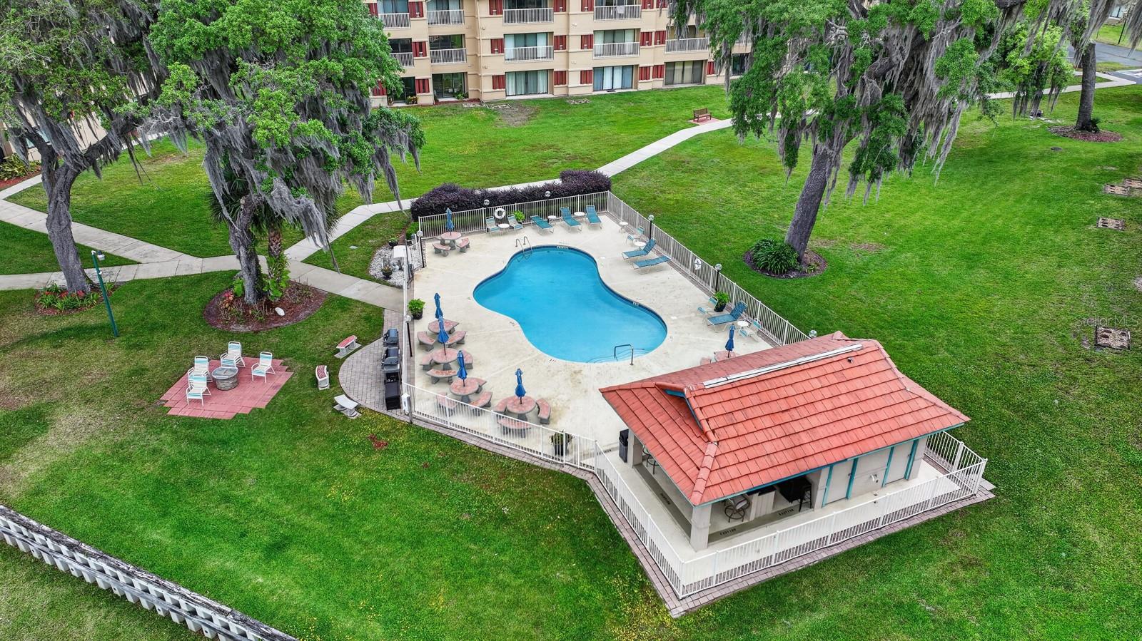 SPORTSMANS LODGE - Residential