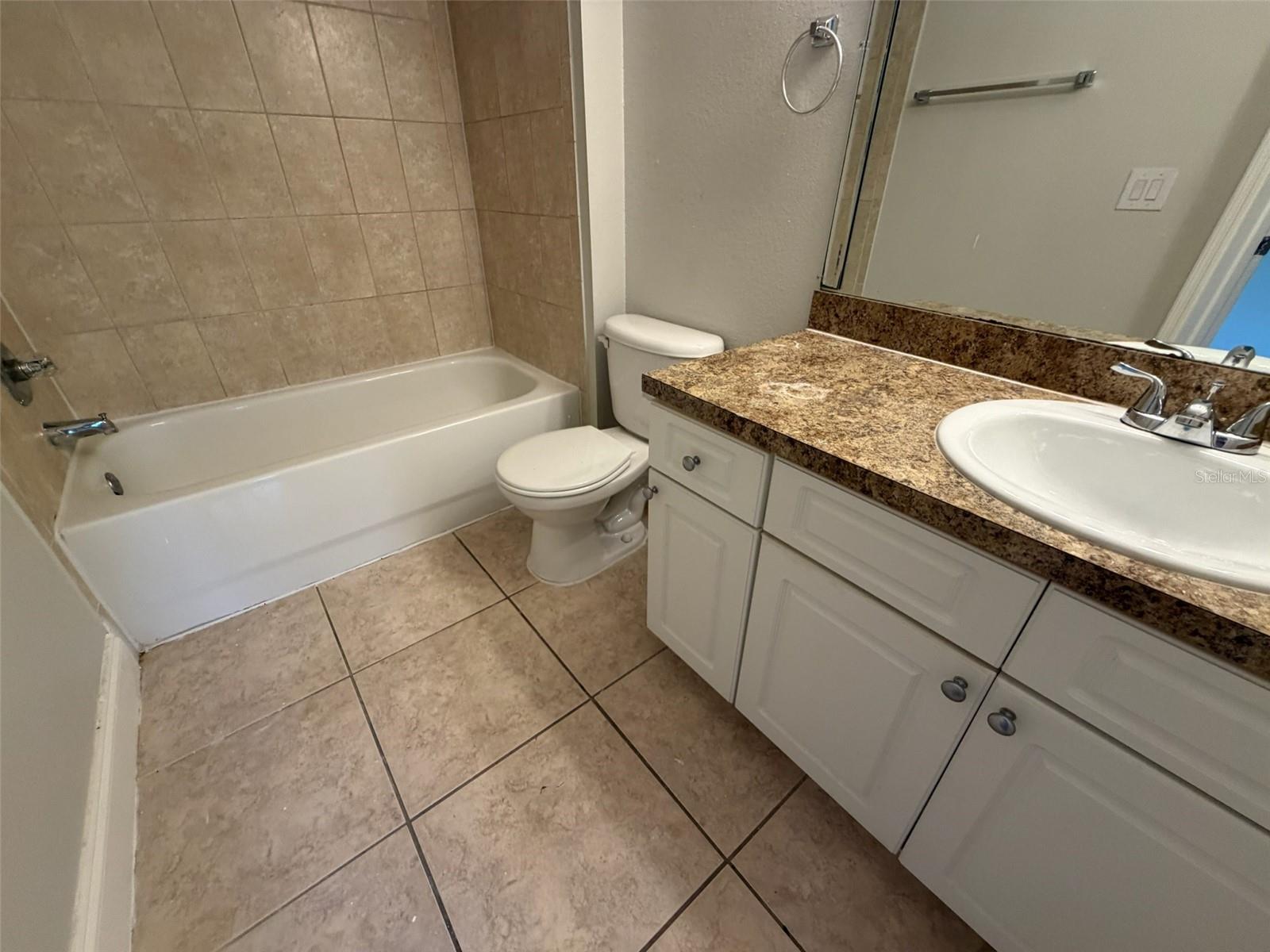 VENETIAN PLACE - Residential