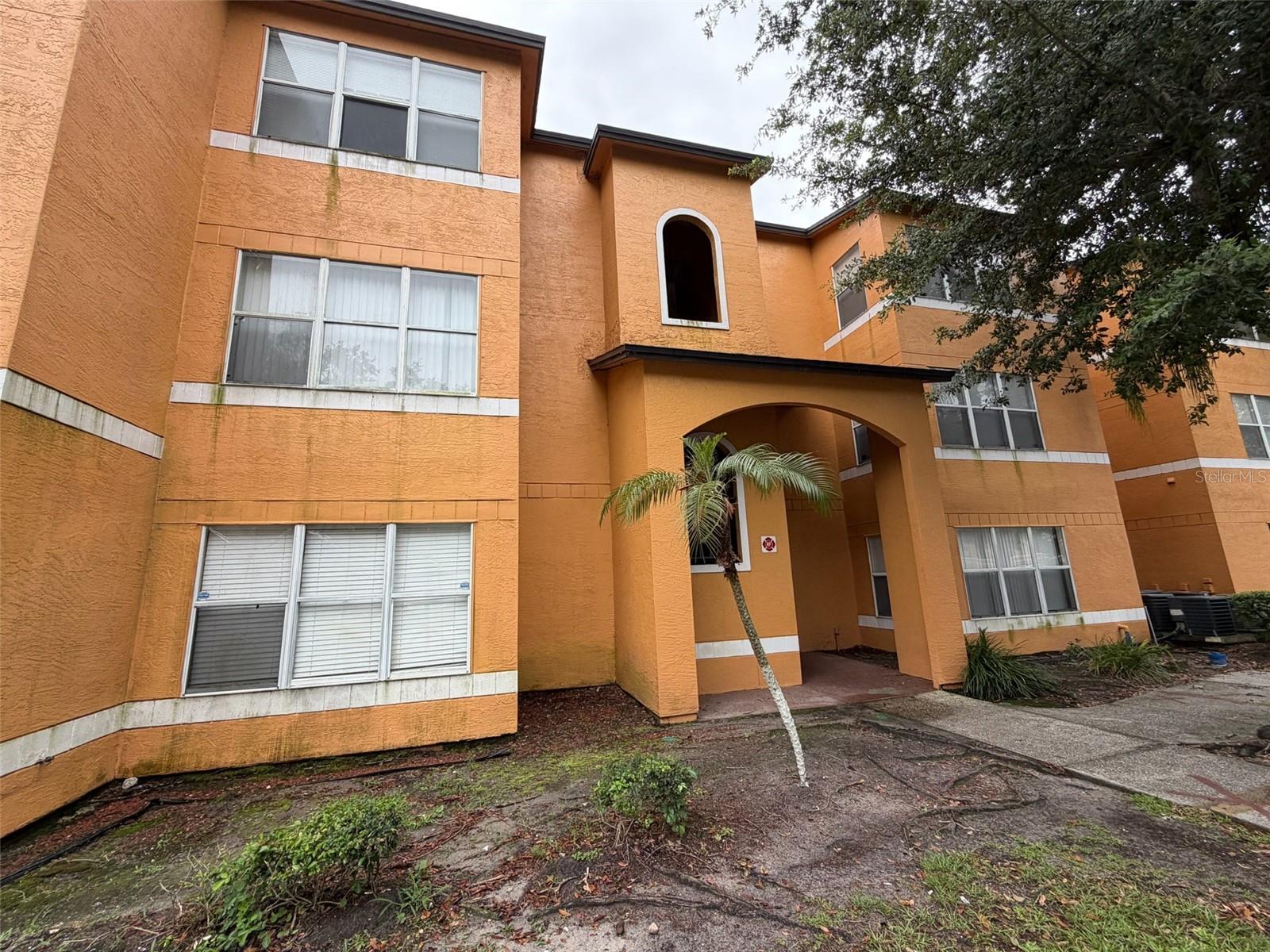 VENETIAN PLACE - Residential