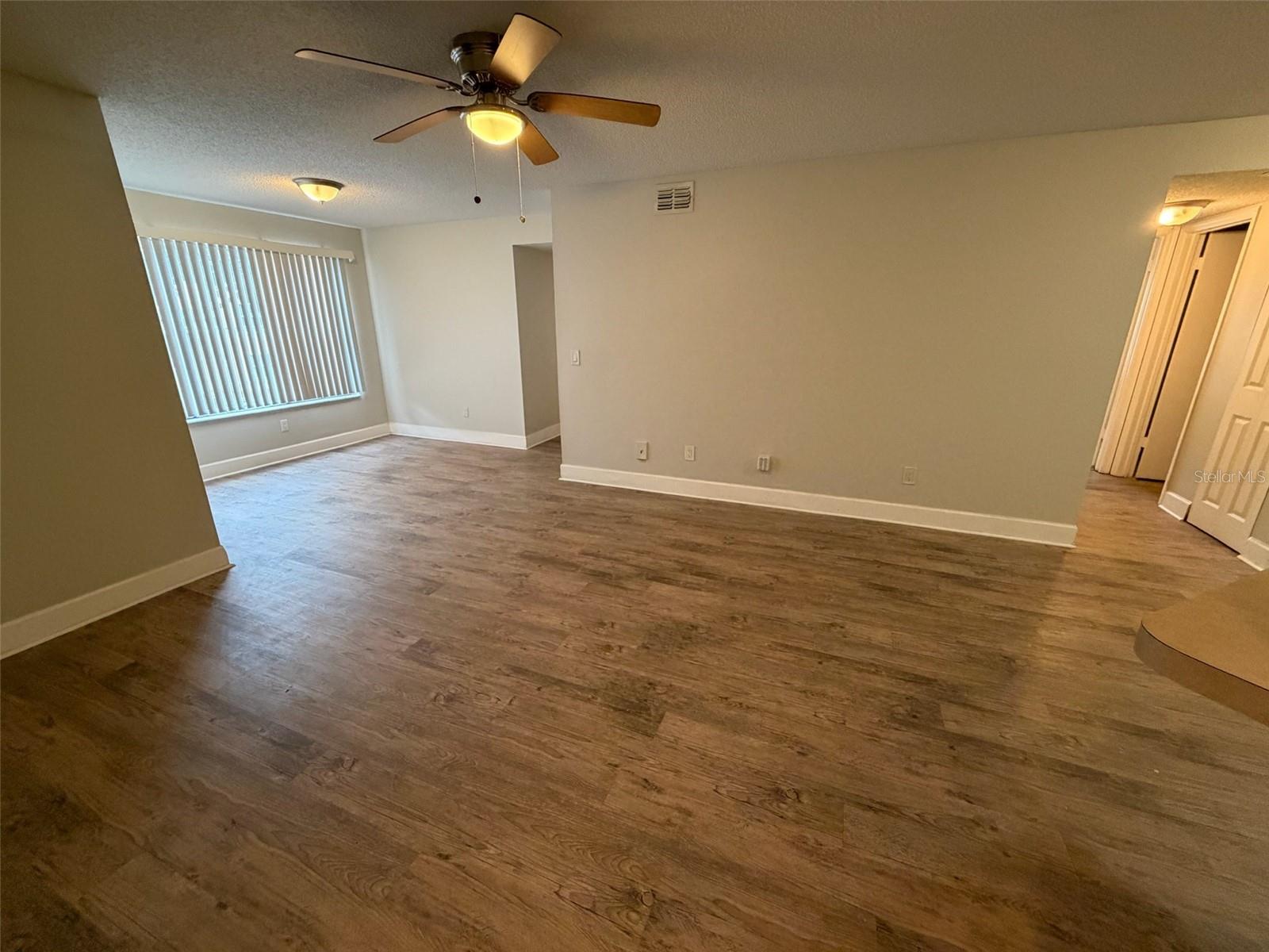 VENETIAN PLACE - Residential
