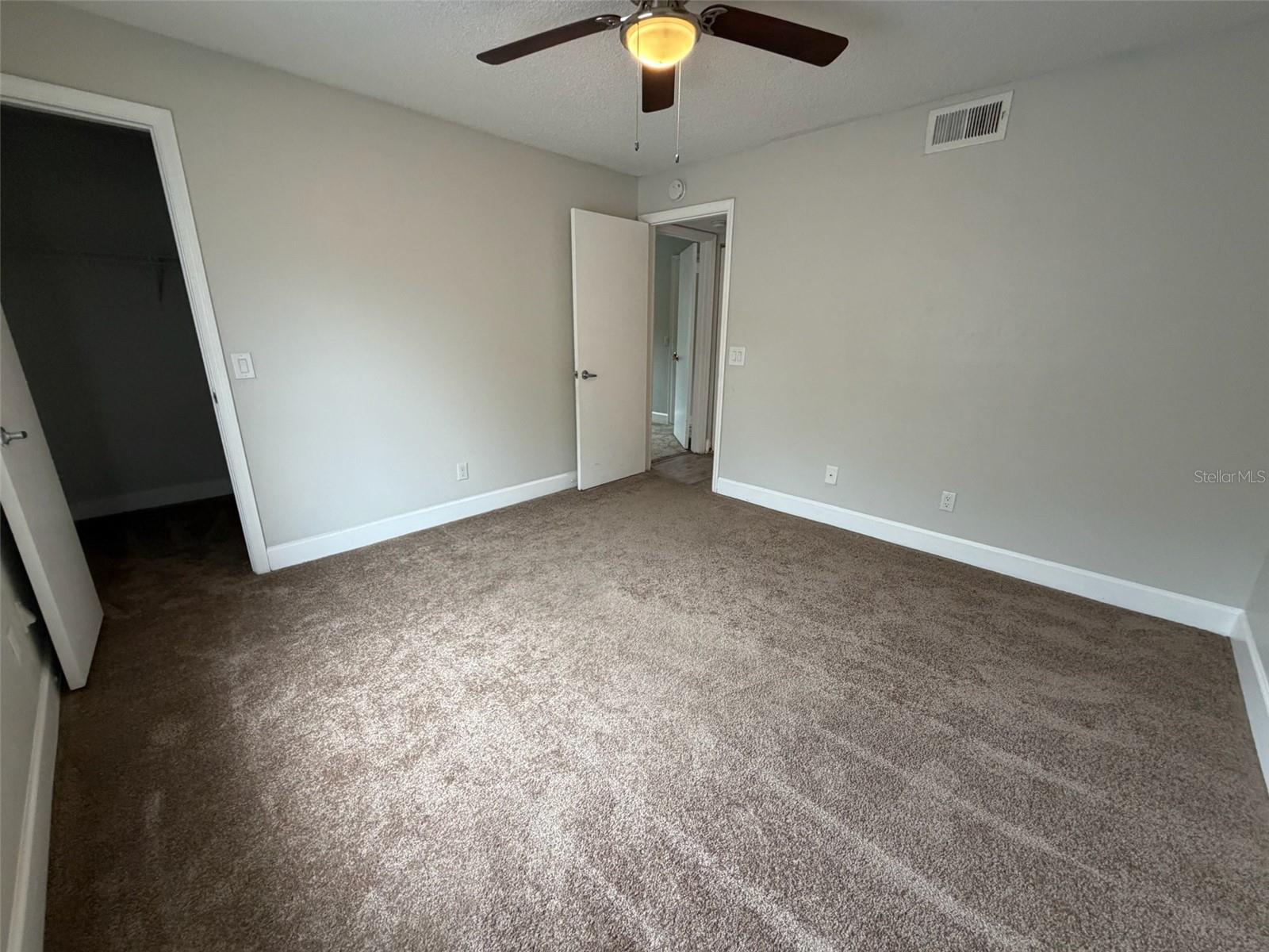 VENETIAN PLACE - Residential