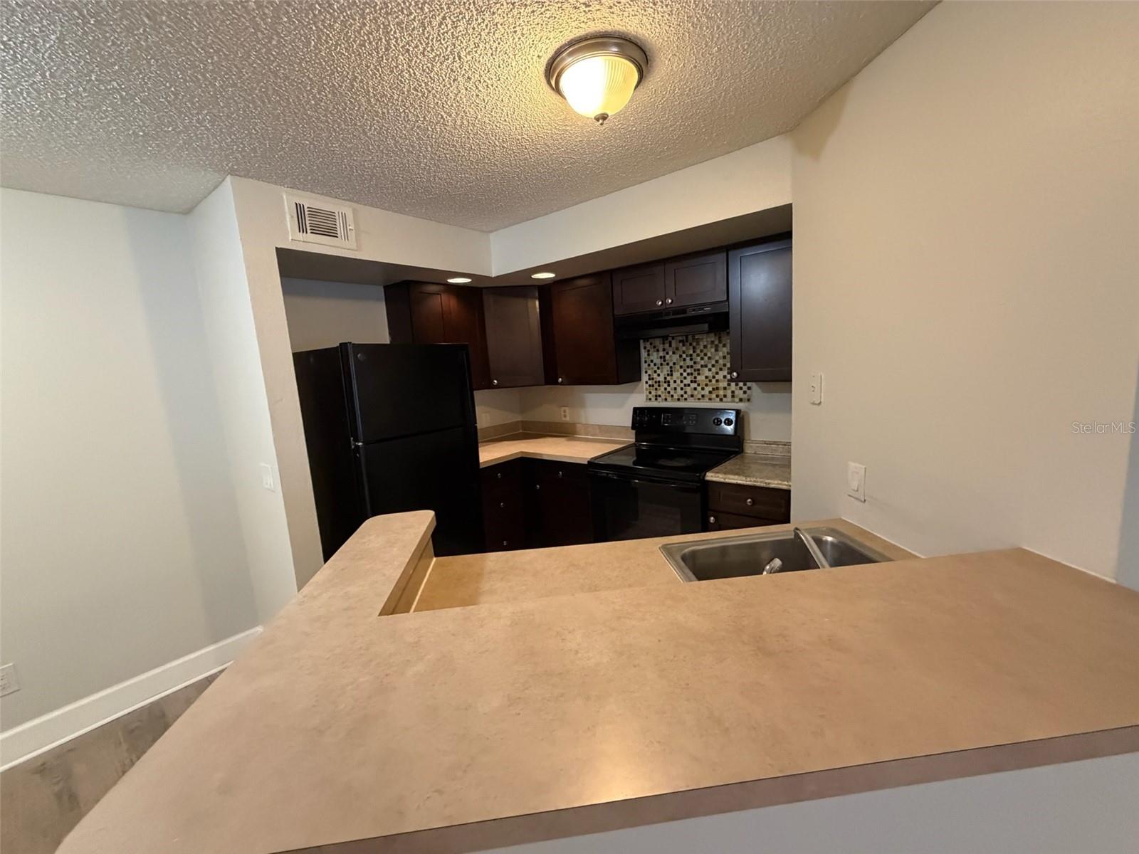 VENETIAN PLACE - Residential
