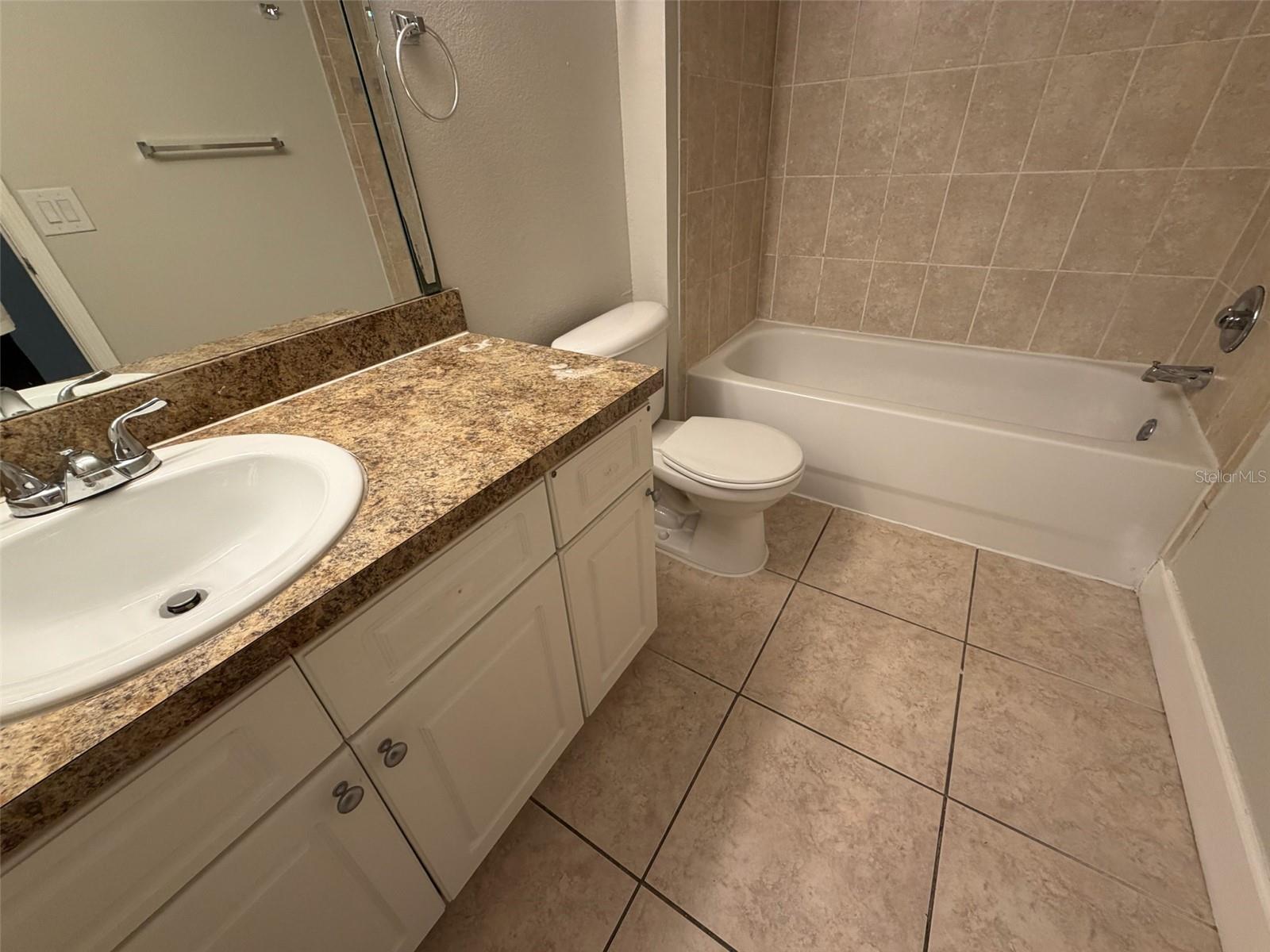VENETIAN PLACE - Residential
