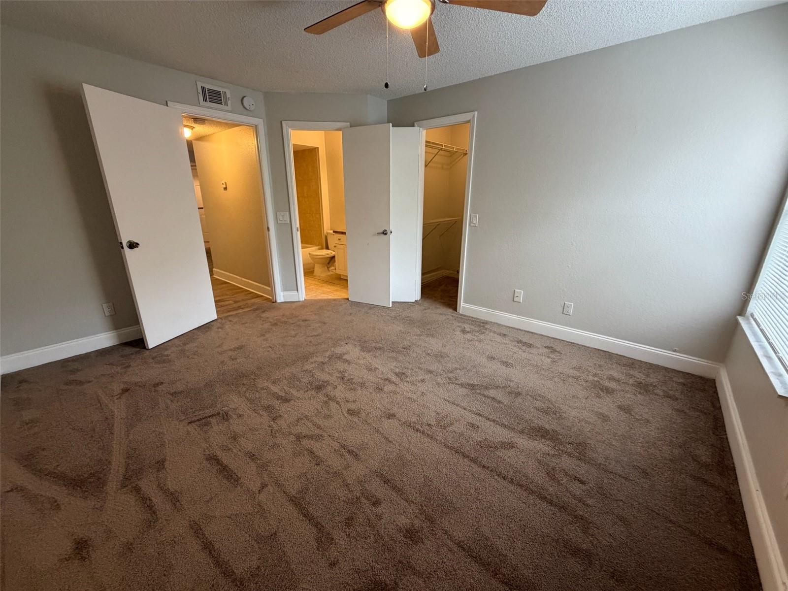 VENETIAN PLACE - Residential