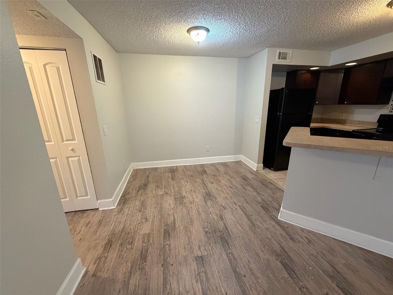 VENETIAN PLACE - Residential