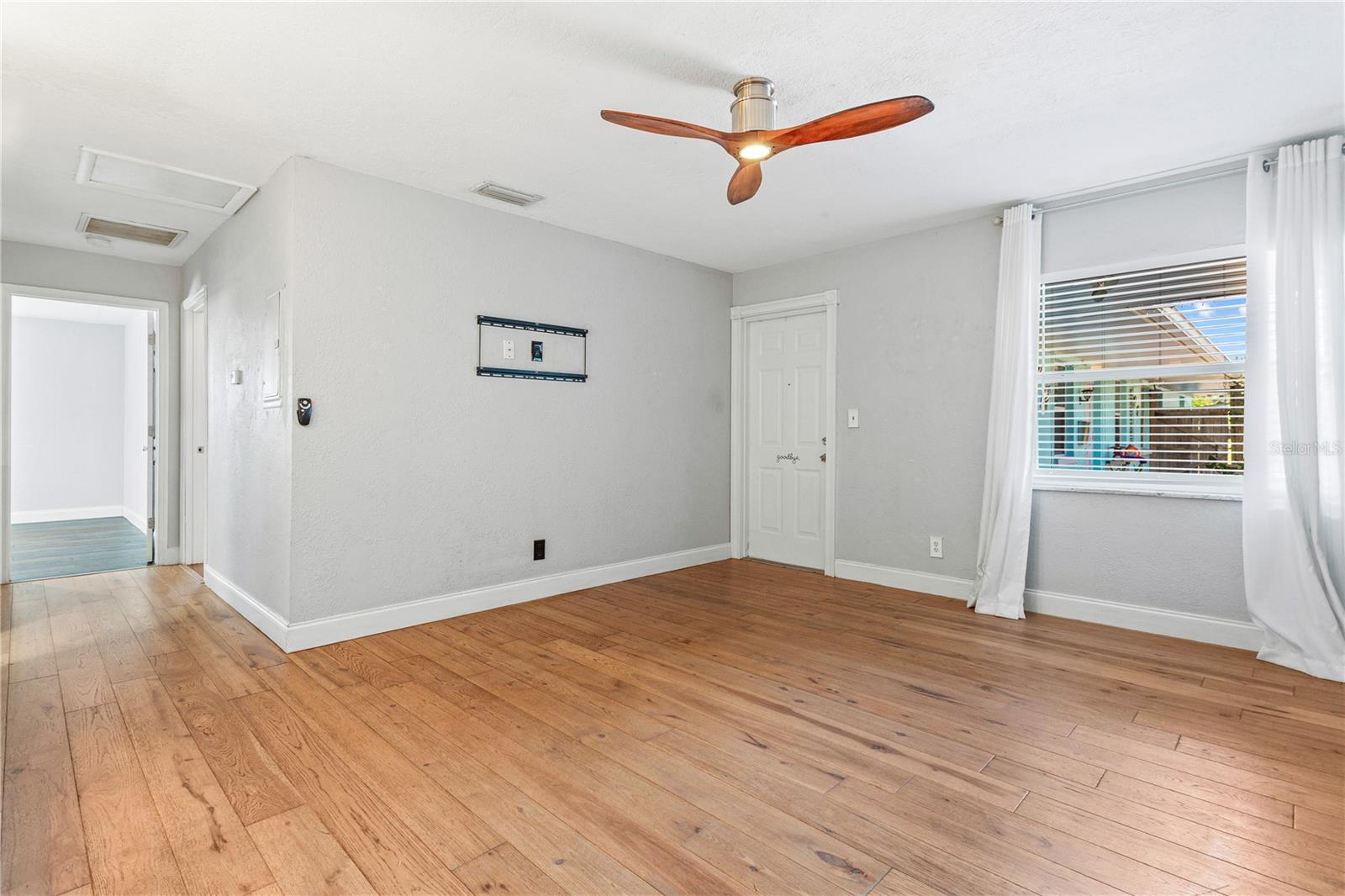 EAGLE MANOR - Residential Income