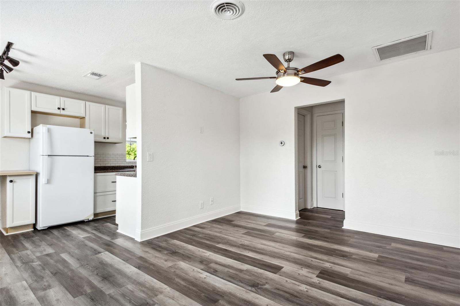 EAGLE MANOR - Residential Income