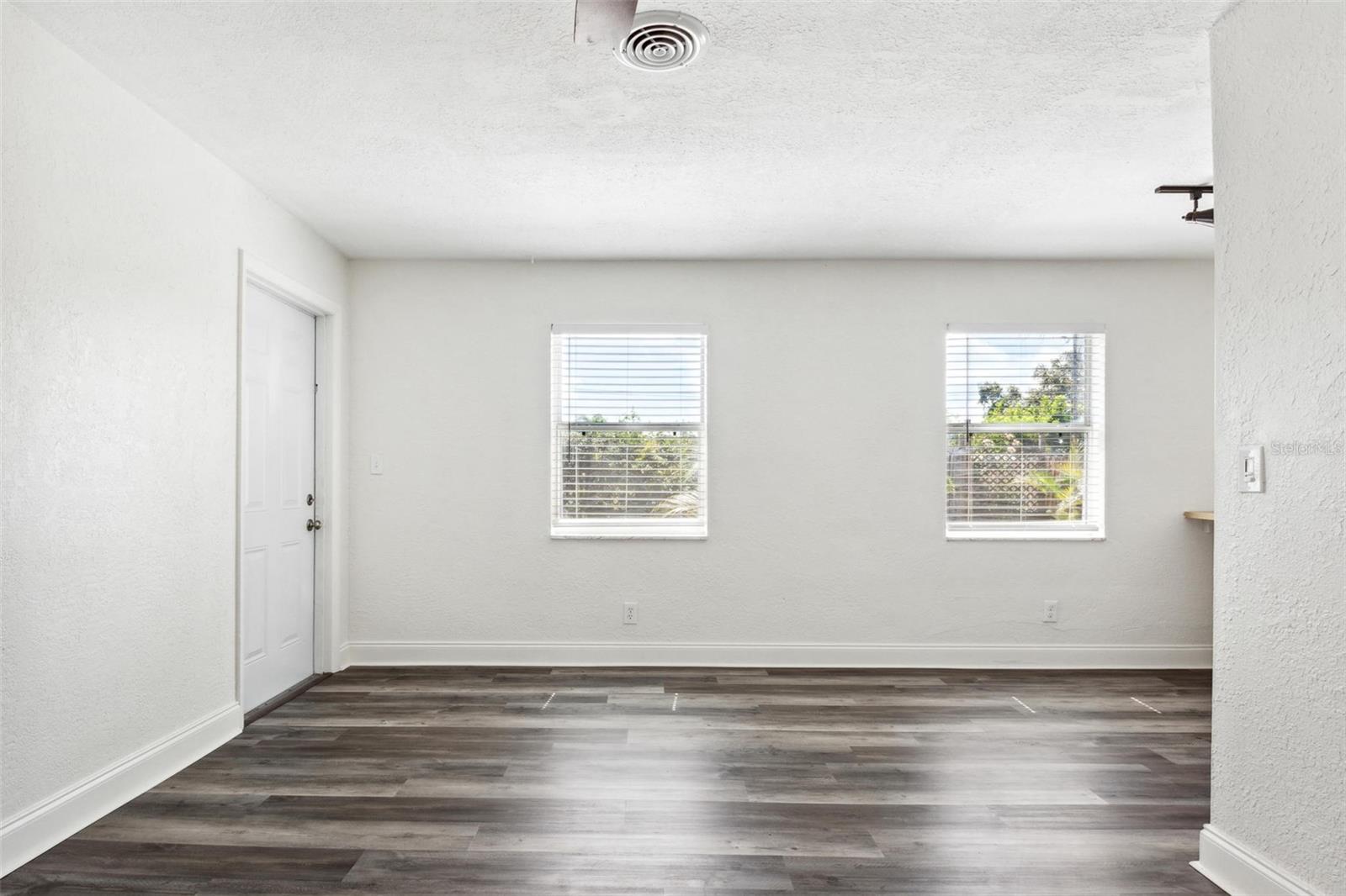 EAGLE MANOR - Residential Income