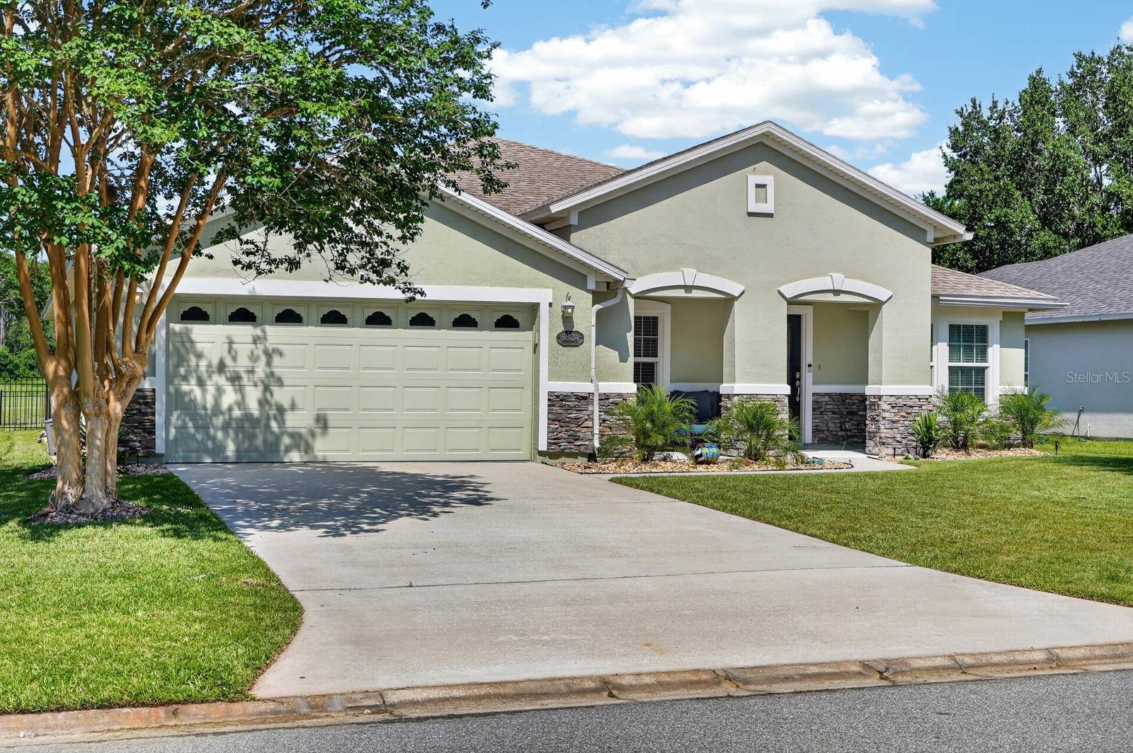 CYPRESS LAKES - Residential