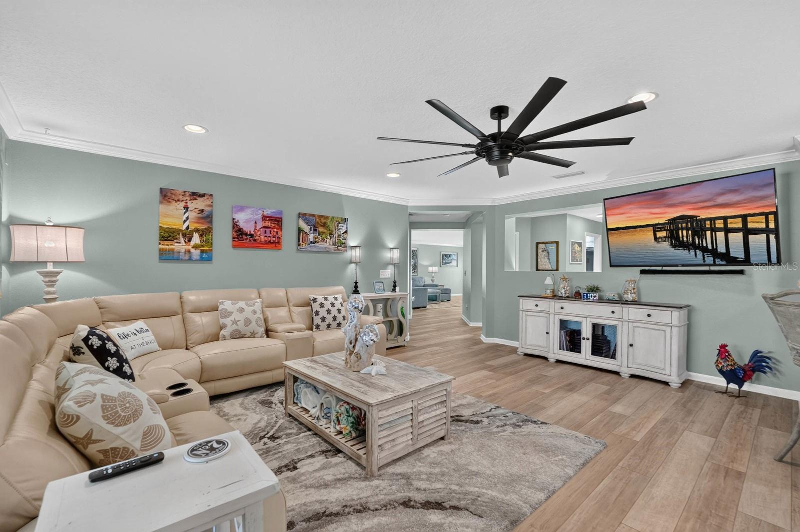 CYPRESS LAKES - Residential