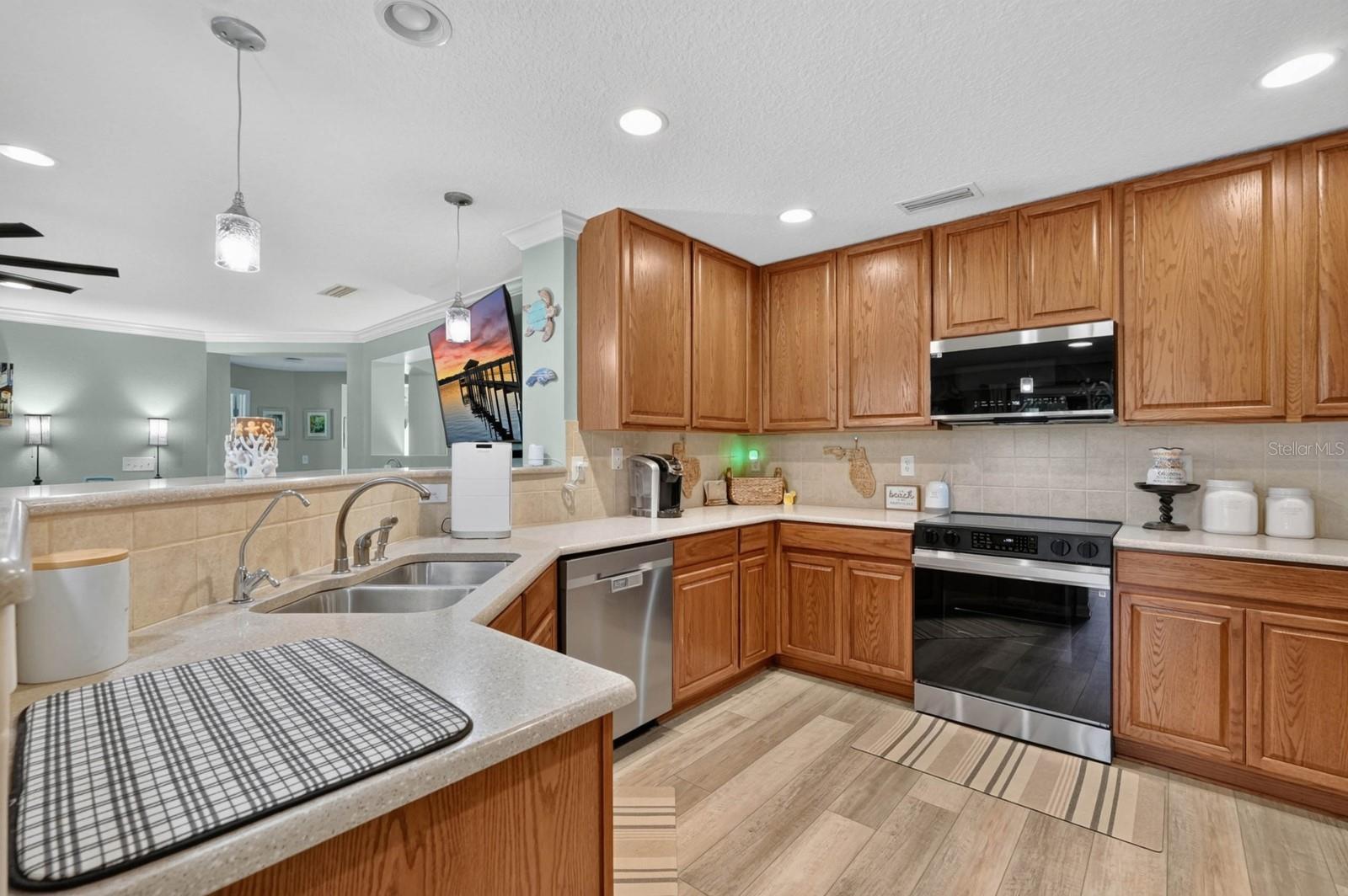 CYPRESS LAKES - Residential
