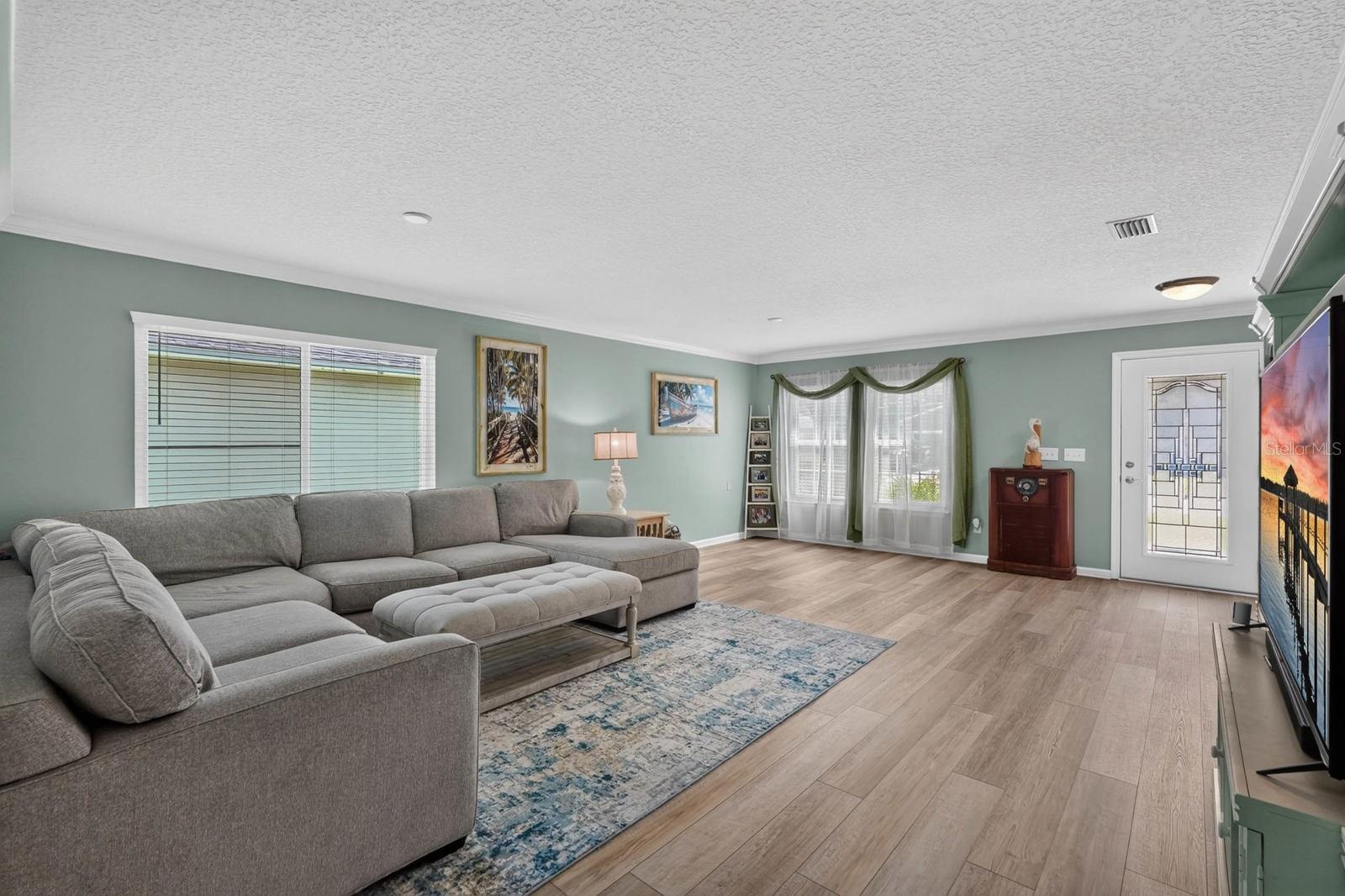 CYPRESS LAKES - Residential
