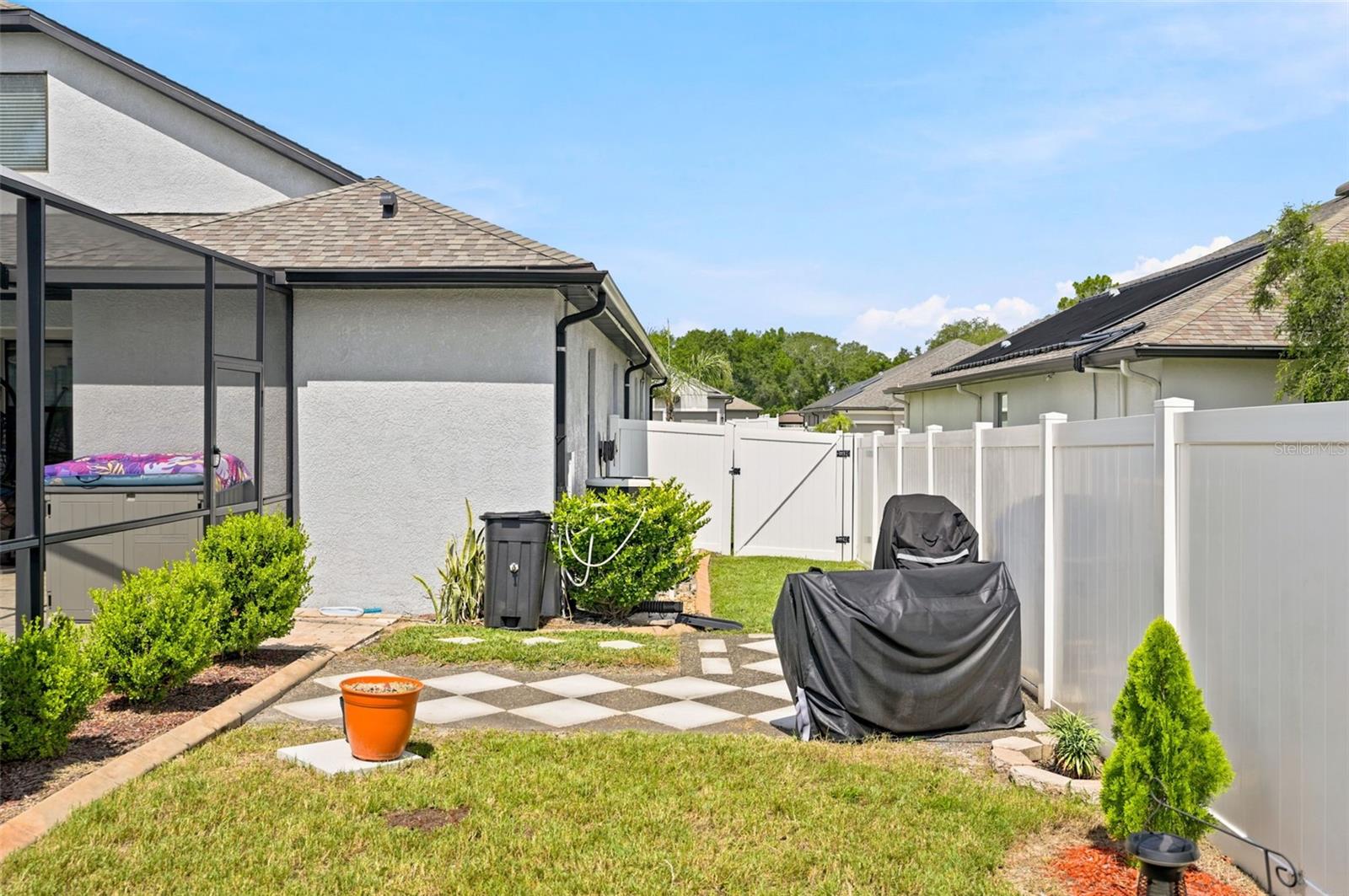 CROWN POINTE - Residential