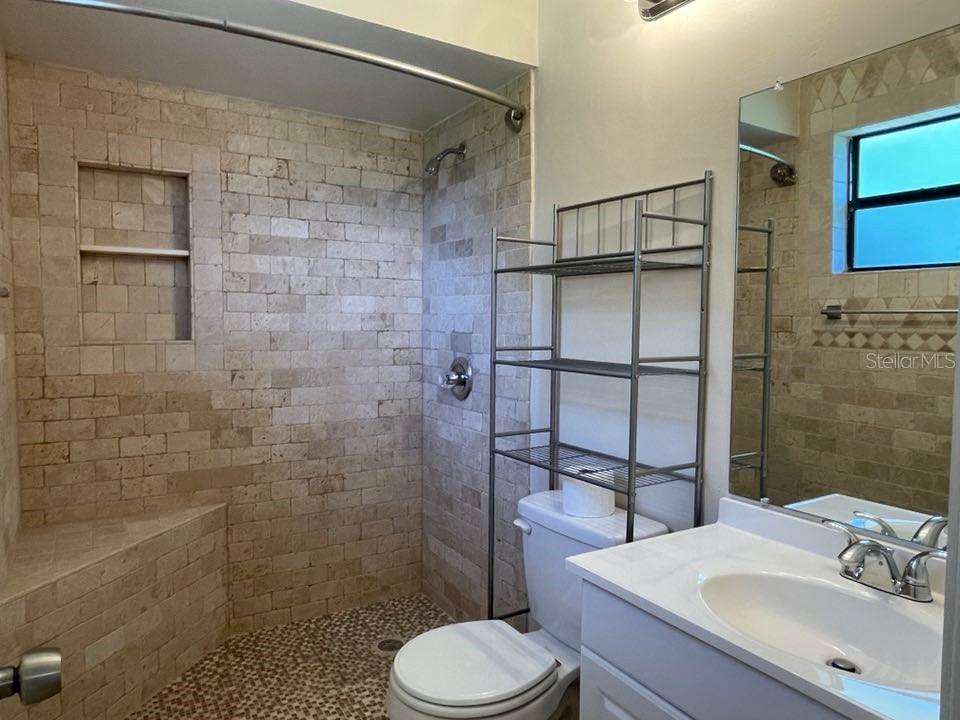 DELTONA LAKES UN 05 - Residential Lease