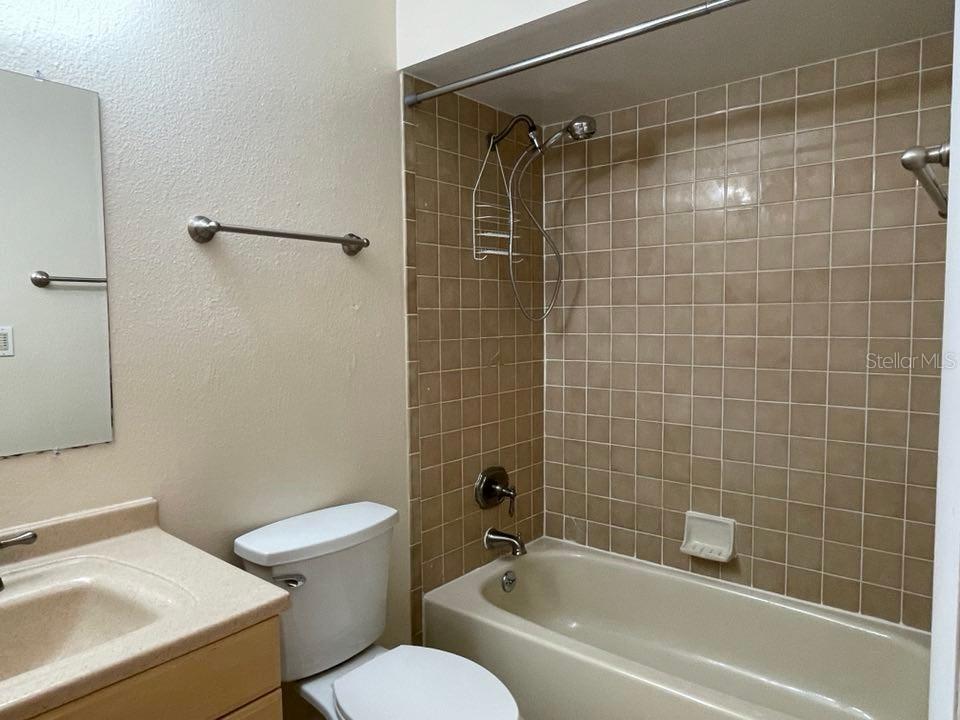 DELTONA LAKES UN 05 - Residential Lease