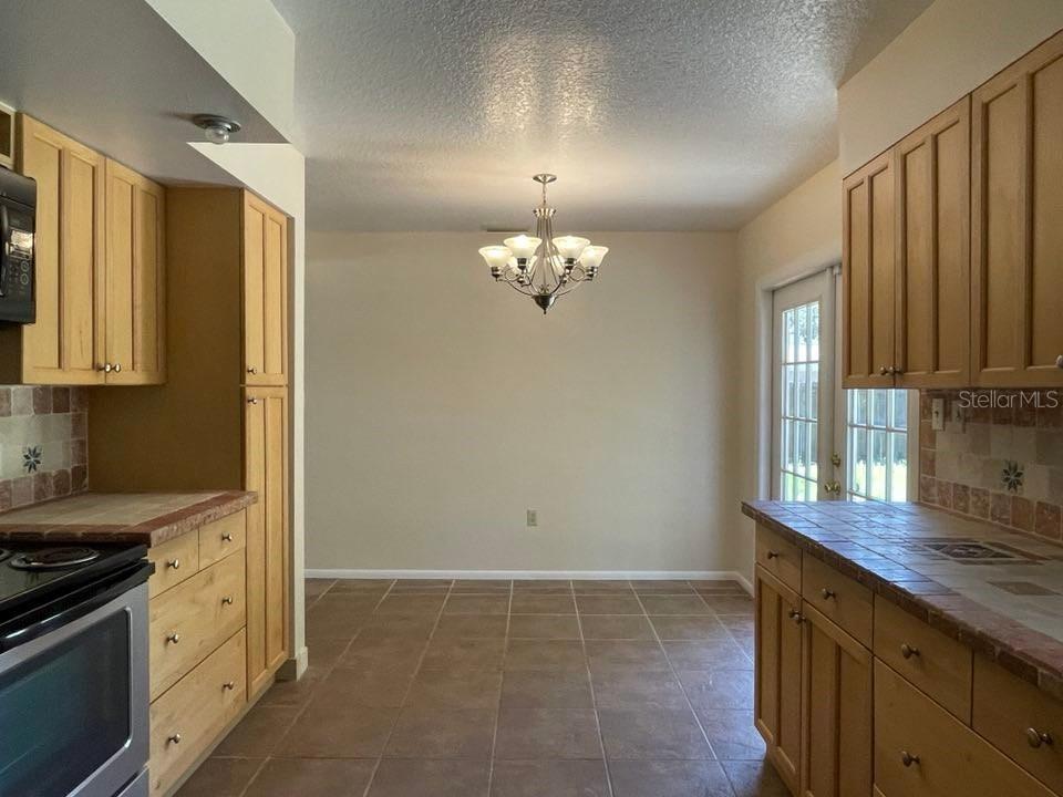 DELTONA LAKES UN 05 - Residential Lease