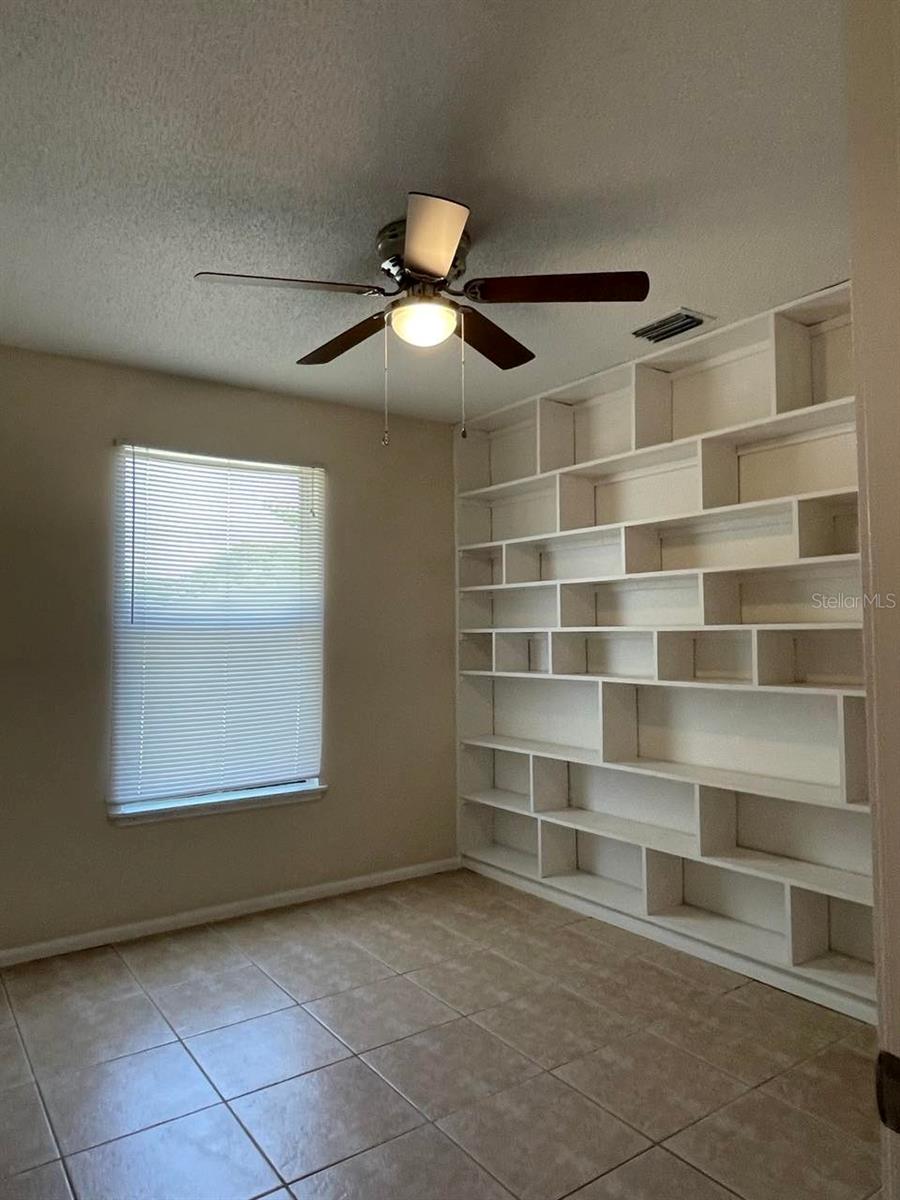 DELTONA LAKES UN 05 - Residential Lease