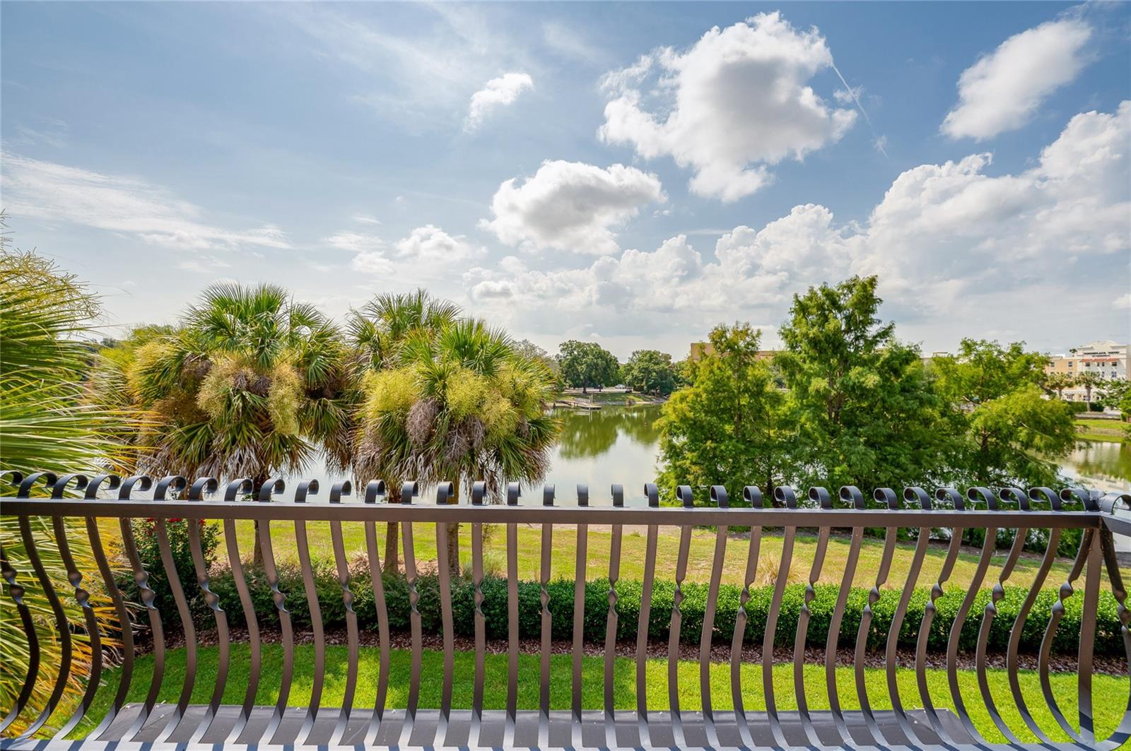 LADY LAKE VISTA LAGO VILLAS CONDO UNIT 12 - Residential