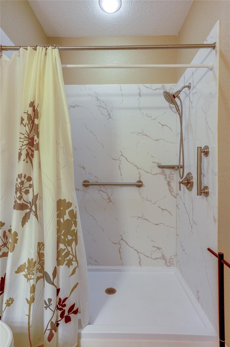 LADY LAKE VISTA LAGO VILLAS CONDO UNIT 12 - Residential