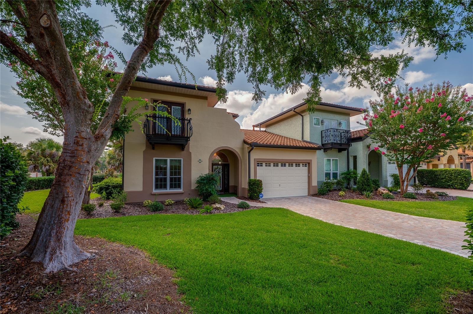 LADY LAKE VISTA LAGO VILLAS CONDO UNIT 12 - Residential