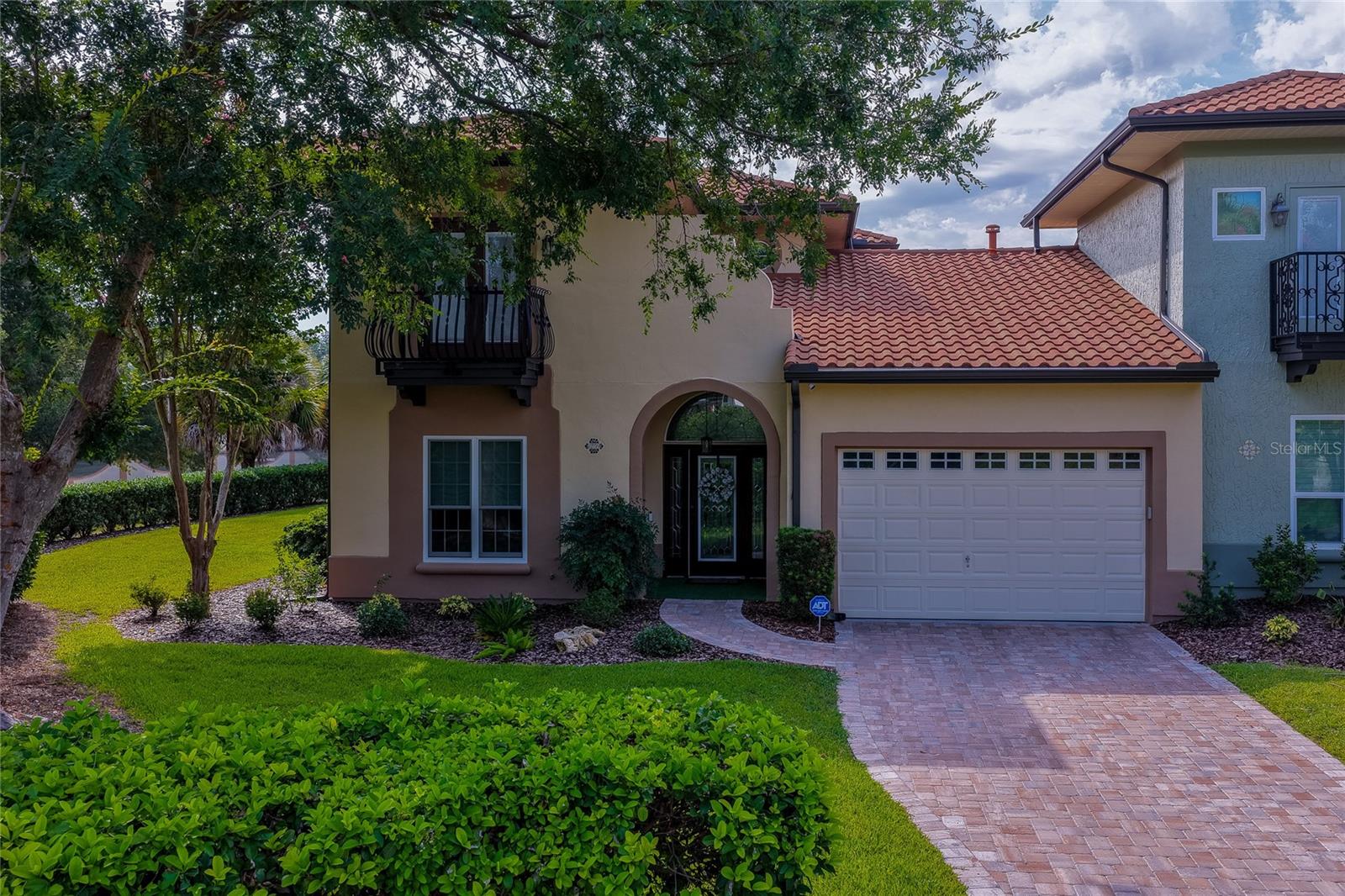 LADY LAKE VISTA LAGO VILLAS CONDO UNIT 12 - Residential