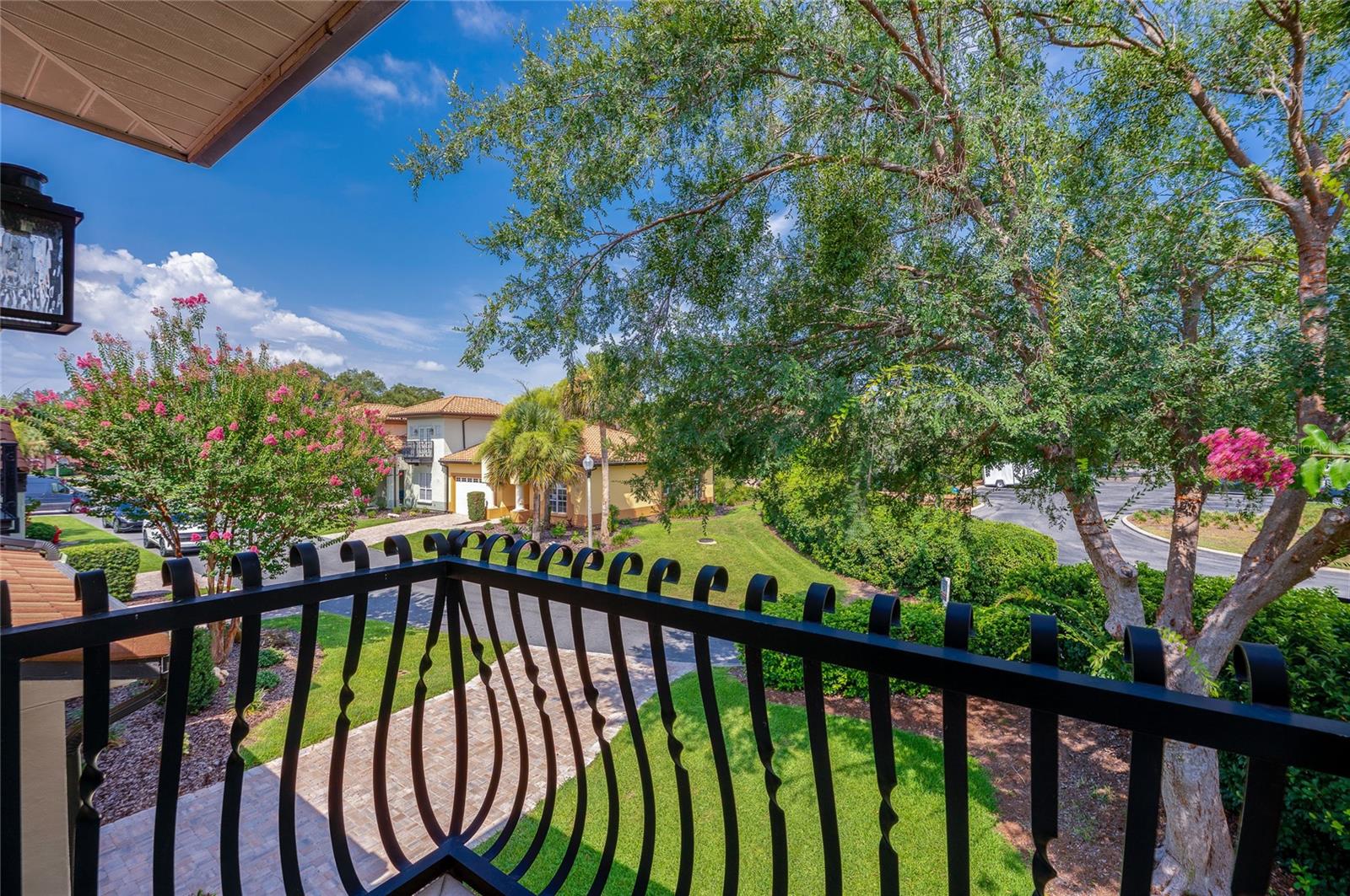 LADY LAKE VISTA LAGO VILLAS CONDO UNIT 12 - Residential