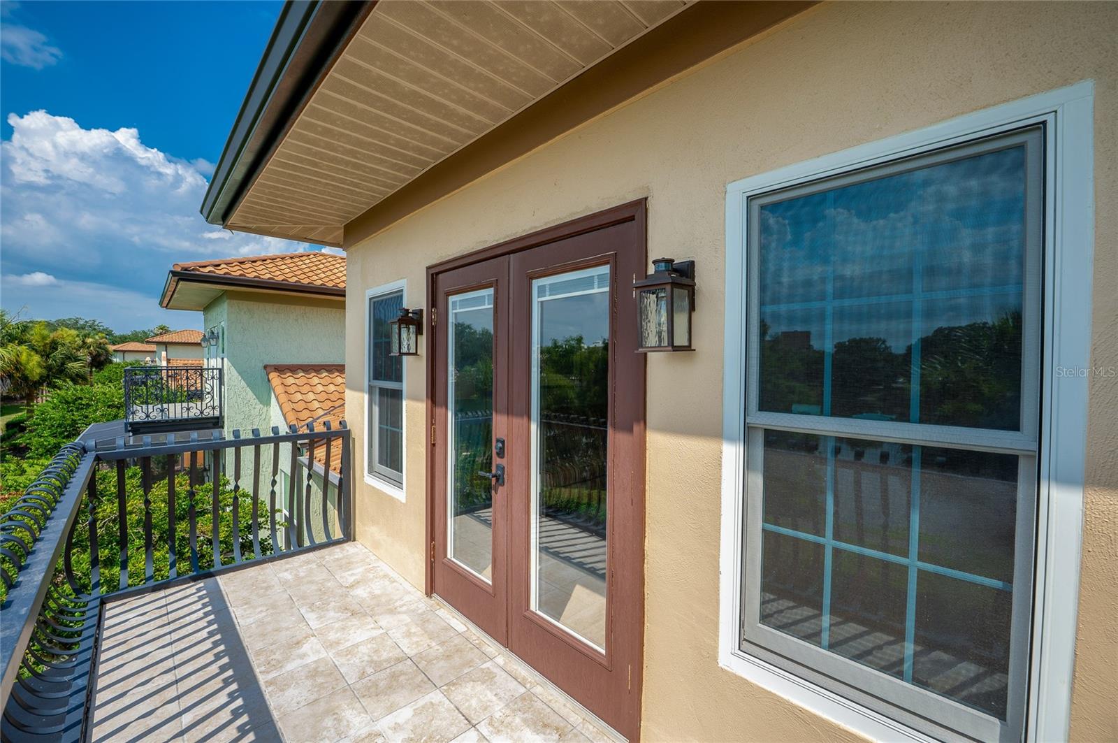 LADY LAKE VISTA LAGO VILLAS CONDO UNIT 12 - Residential
