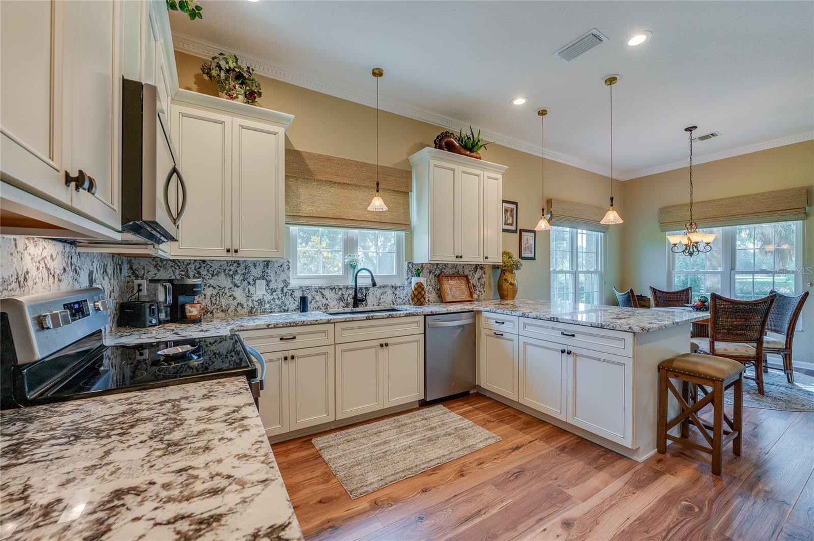 LADY LAKE VISTA LAGO VILLAS CONDO UNIT 12 - Residential