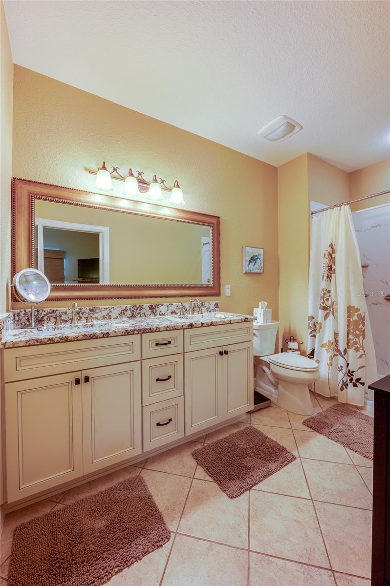 LADY LAKE VISTA LAGO VILLAS CONDO UNIT 12 - Residential