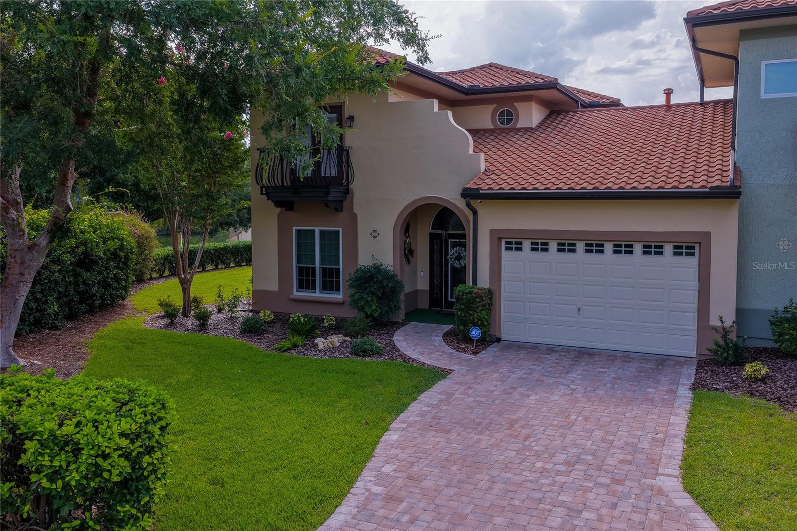 LADY LAKE VISTA LAGO VILLAS CONDO UNIT 12 - Residential