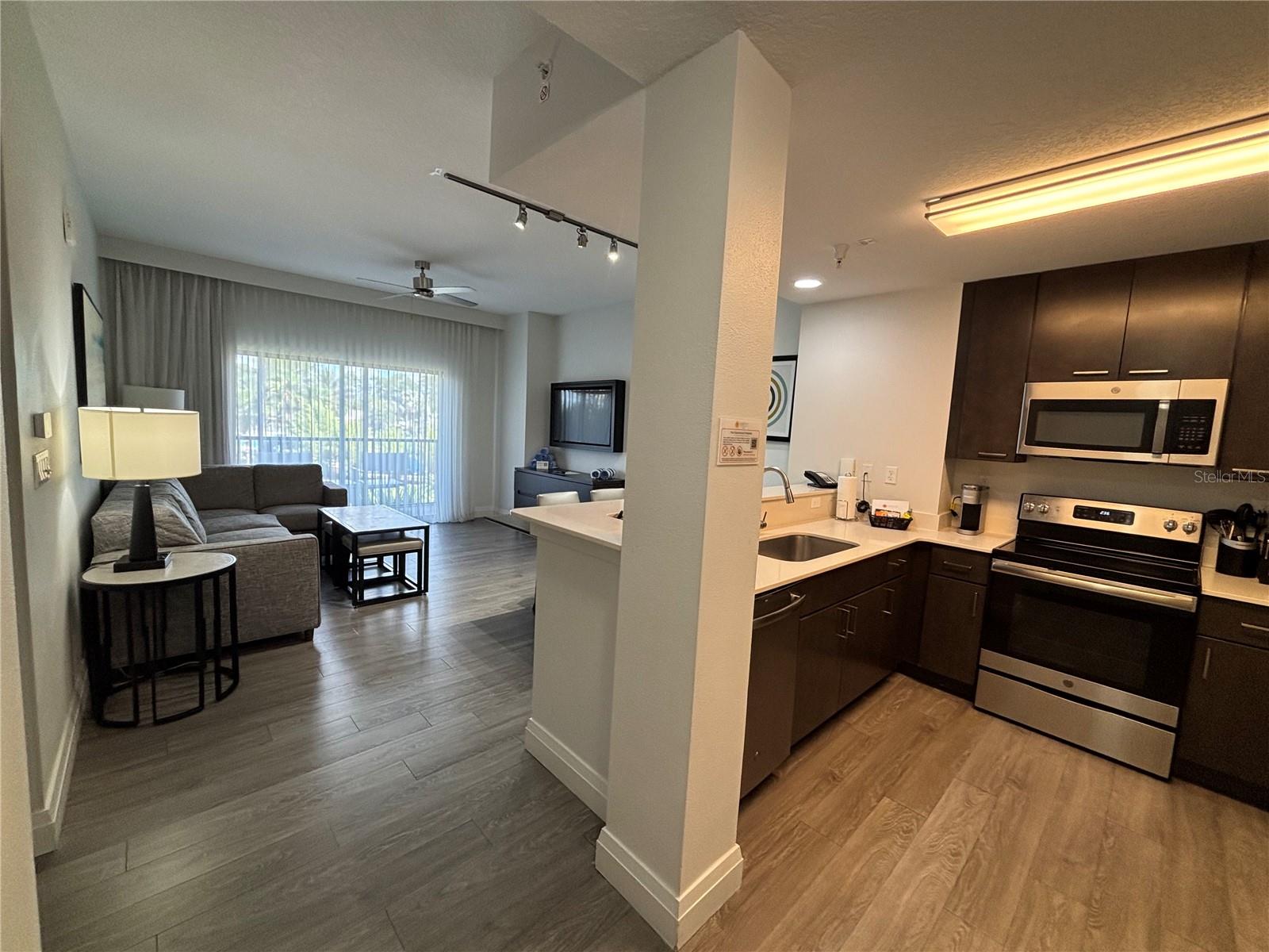 GROVE RESIDENCE & SPA HOTEL CONDO - Residential